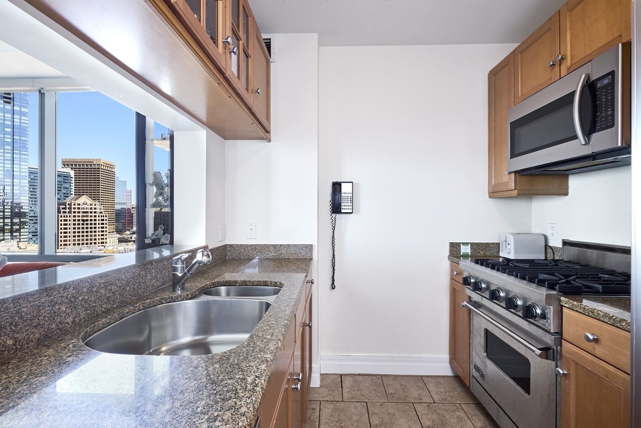 2 Avery # 25g Property Photo 8