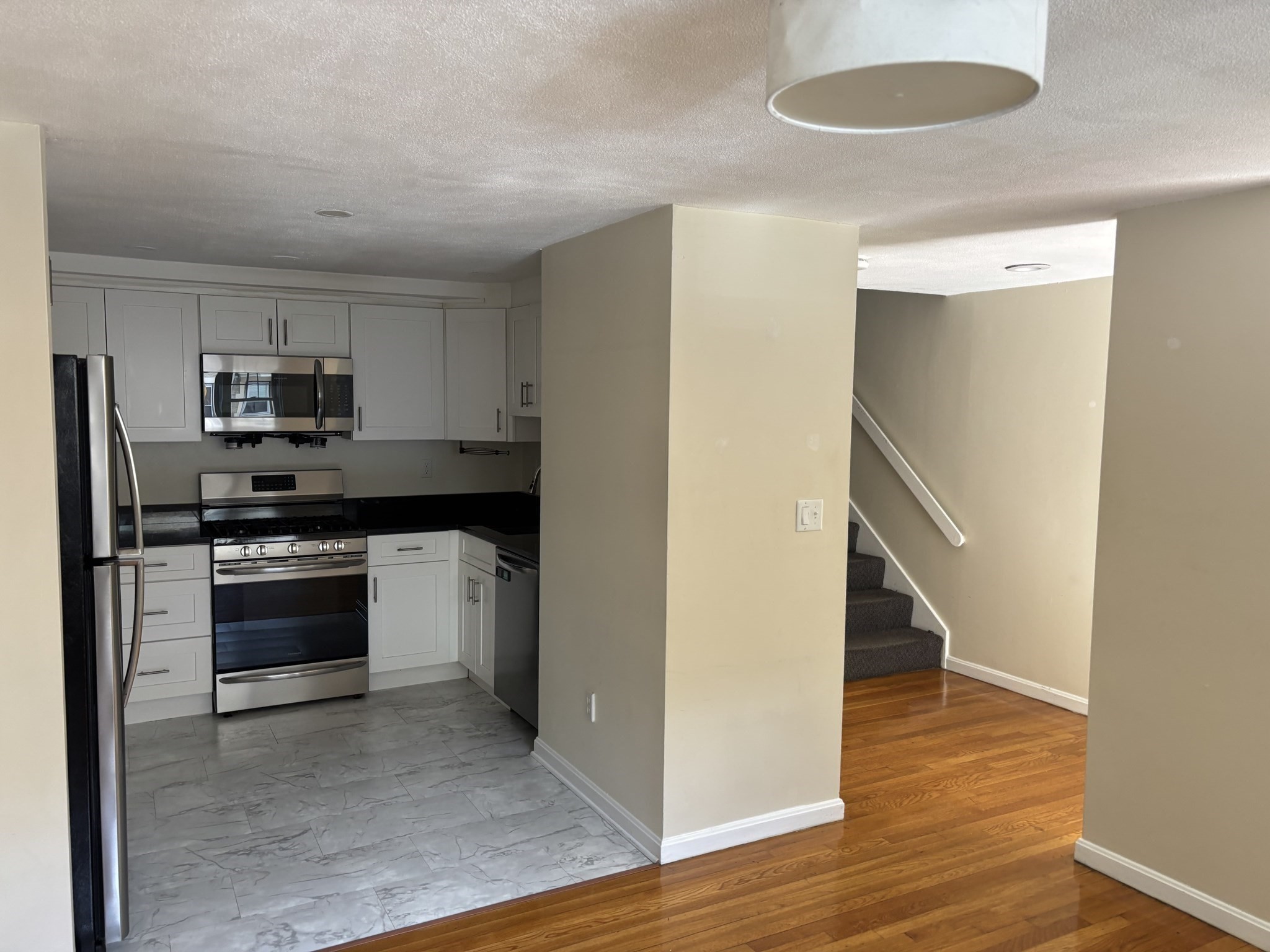 137 Glenville Ave # 37 Property Photo 4