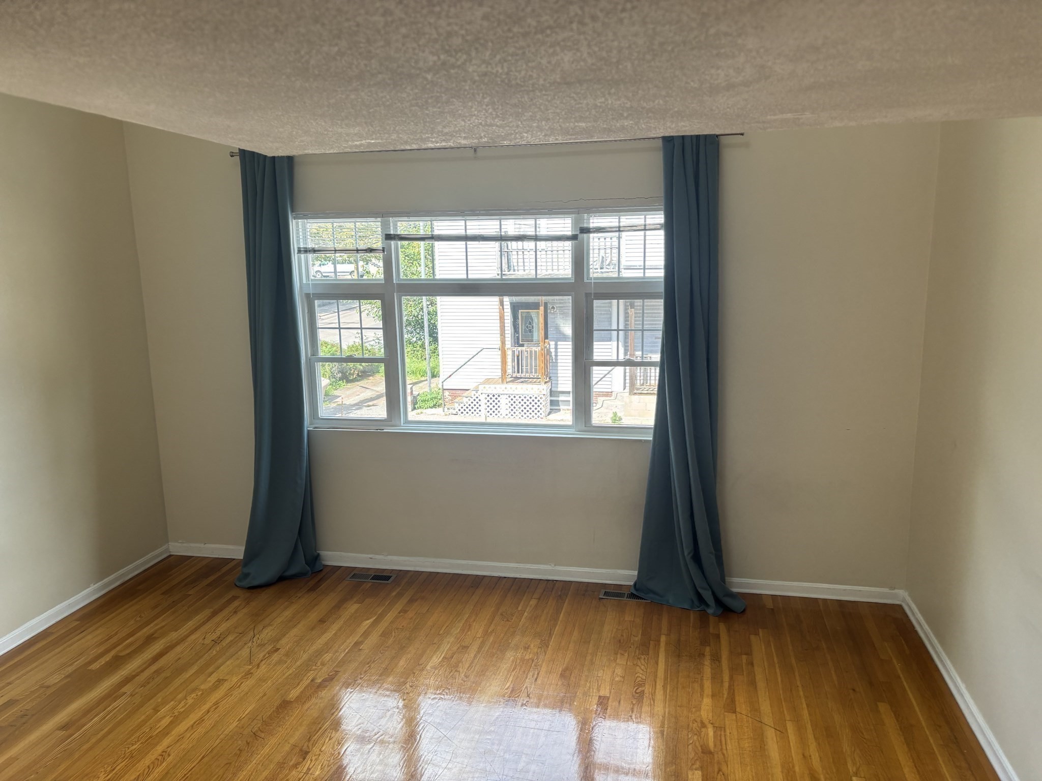 137 Glenville Ave # 37 Property Photo 5