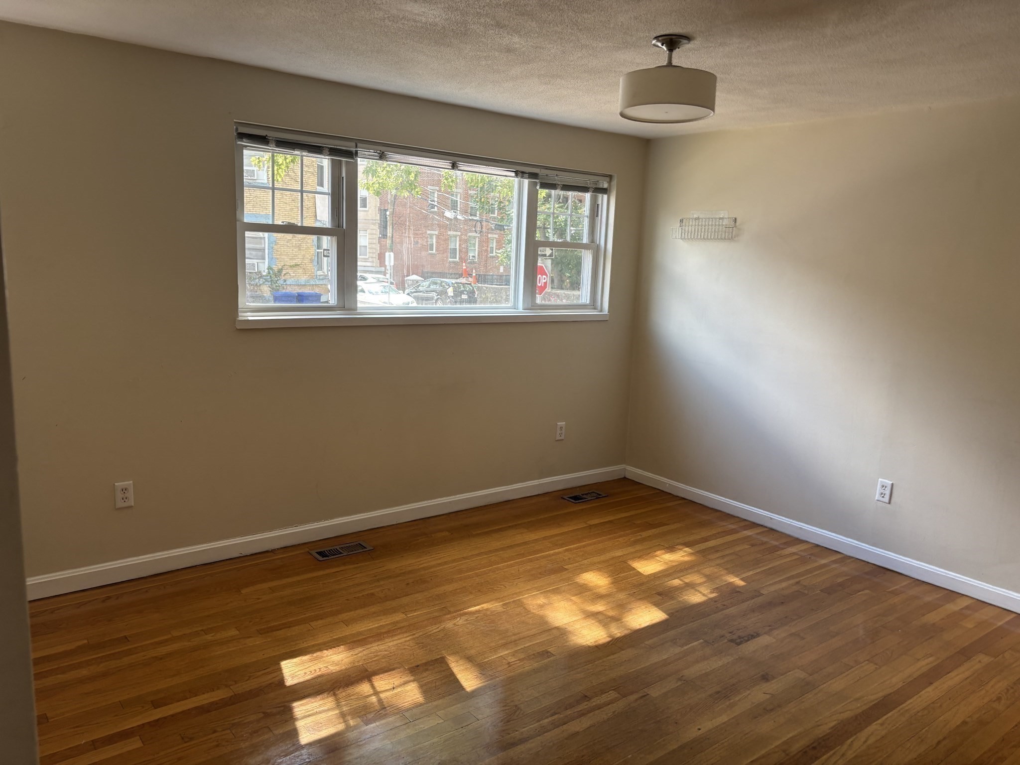 137 Glenville Ave # 37 Property Photo 8