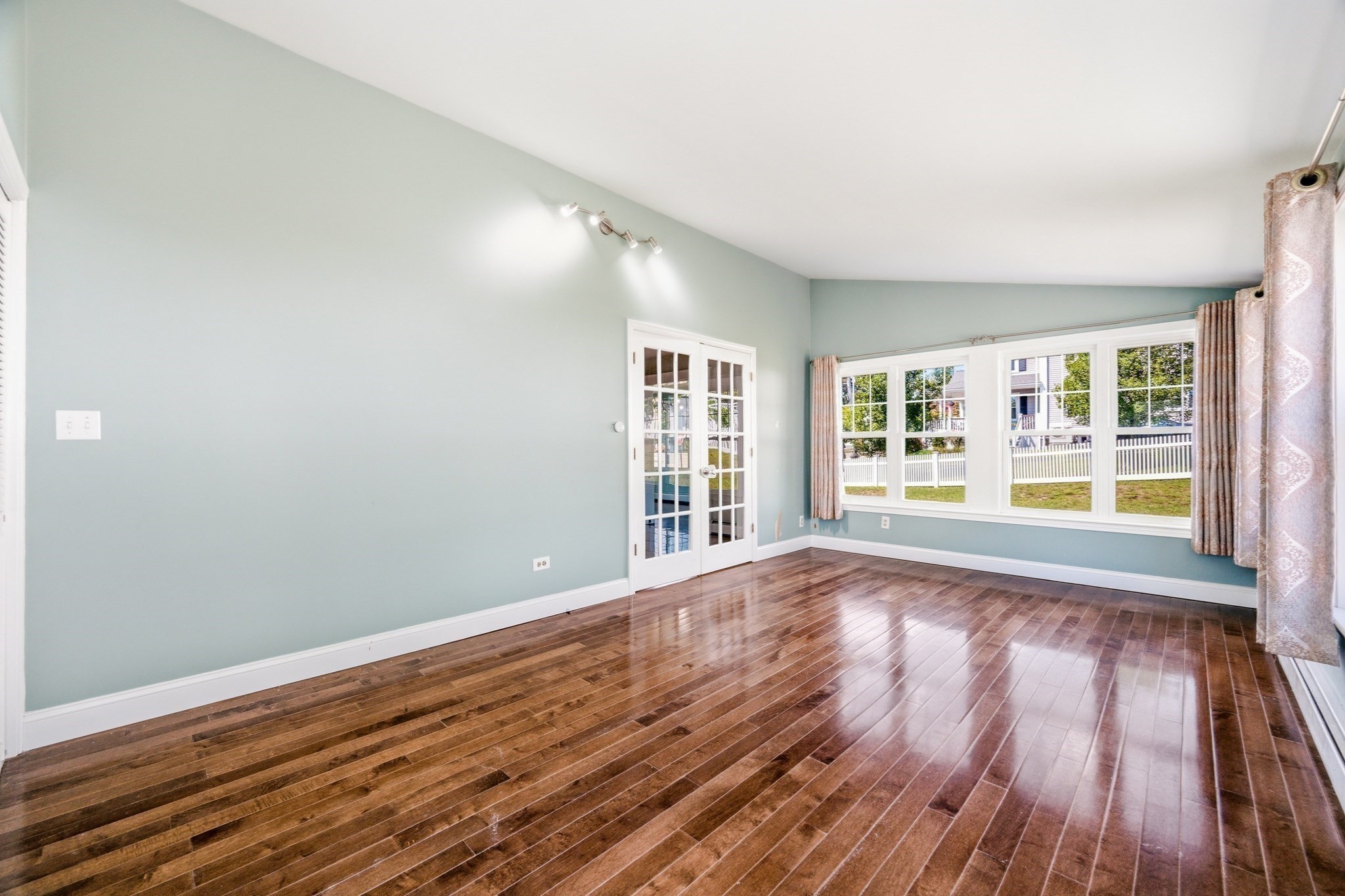 90 Standish Ave Property Photo 15