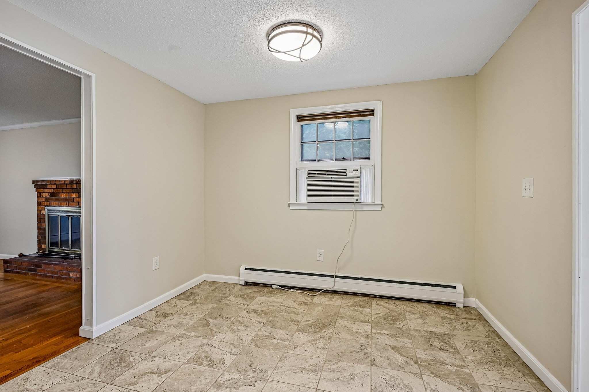 35 Davidson Ave Property Photo 11