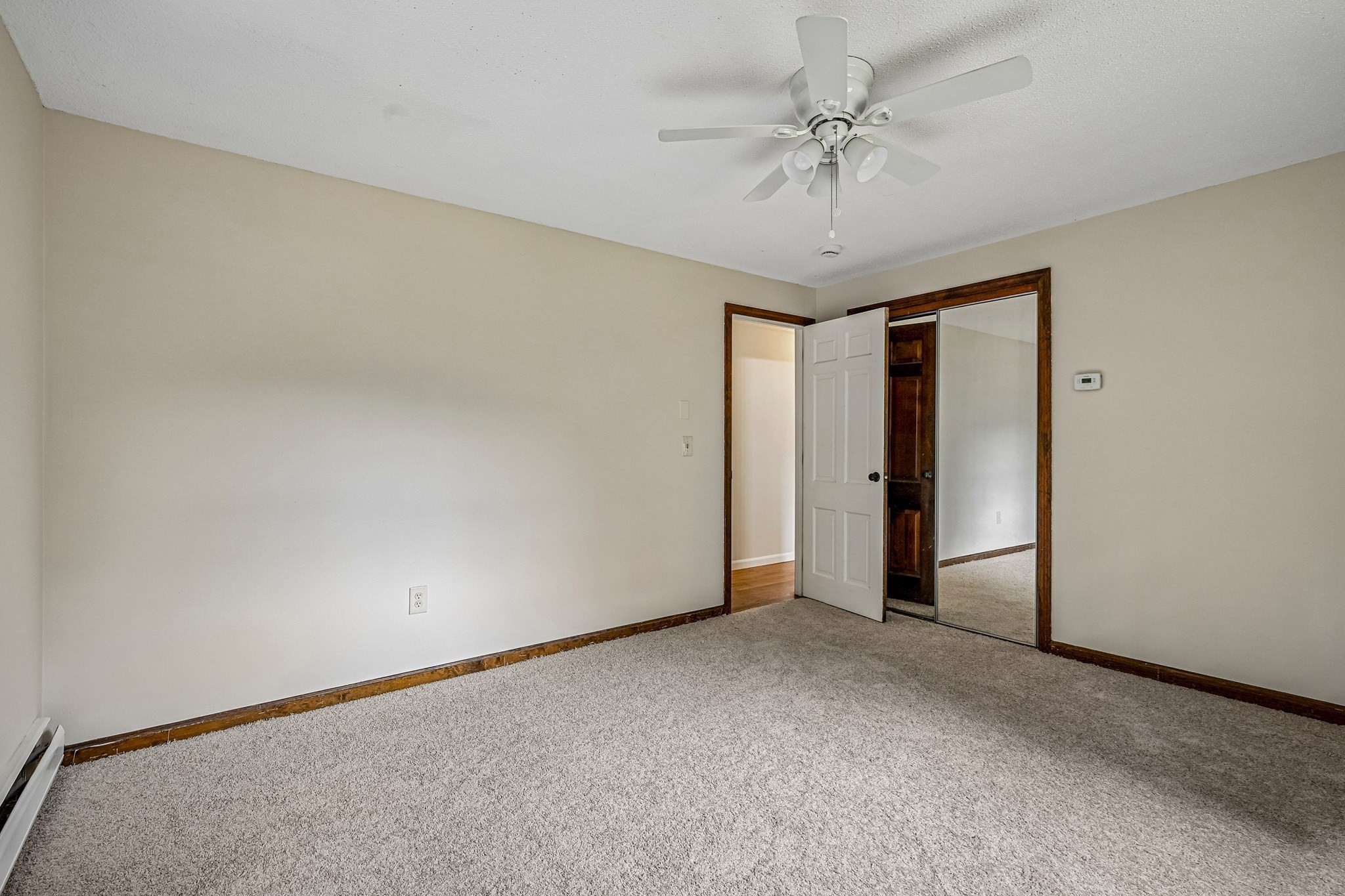 35 Davidson Ave Property Photo 20