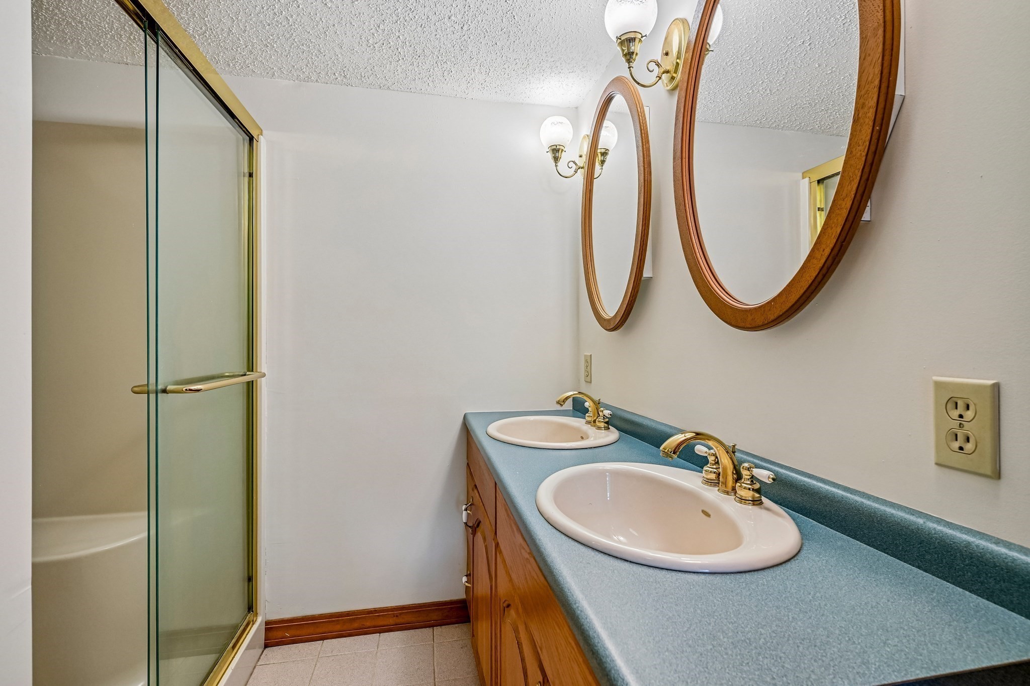 35 Davidson Ave Property Photo 26