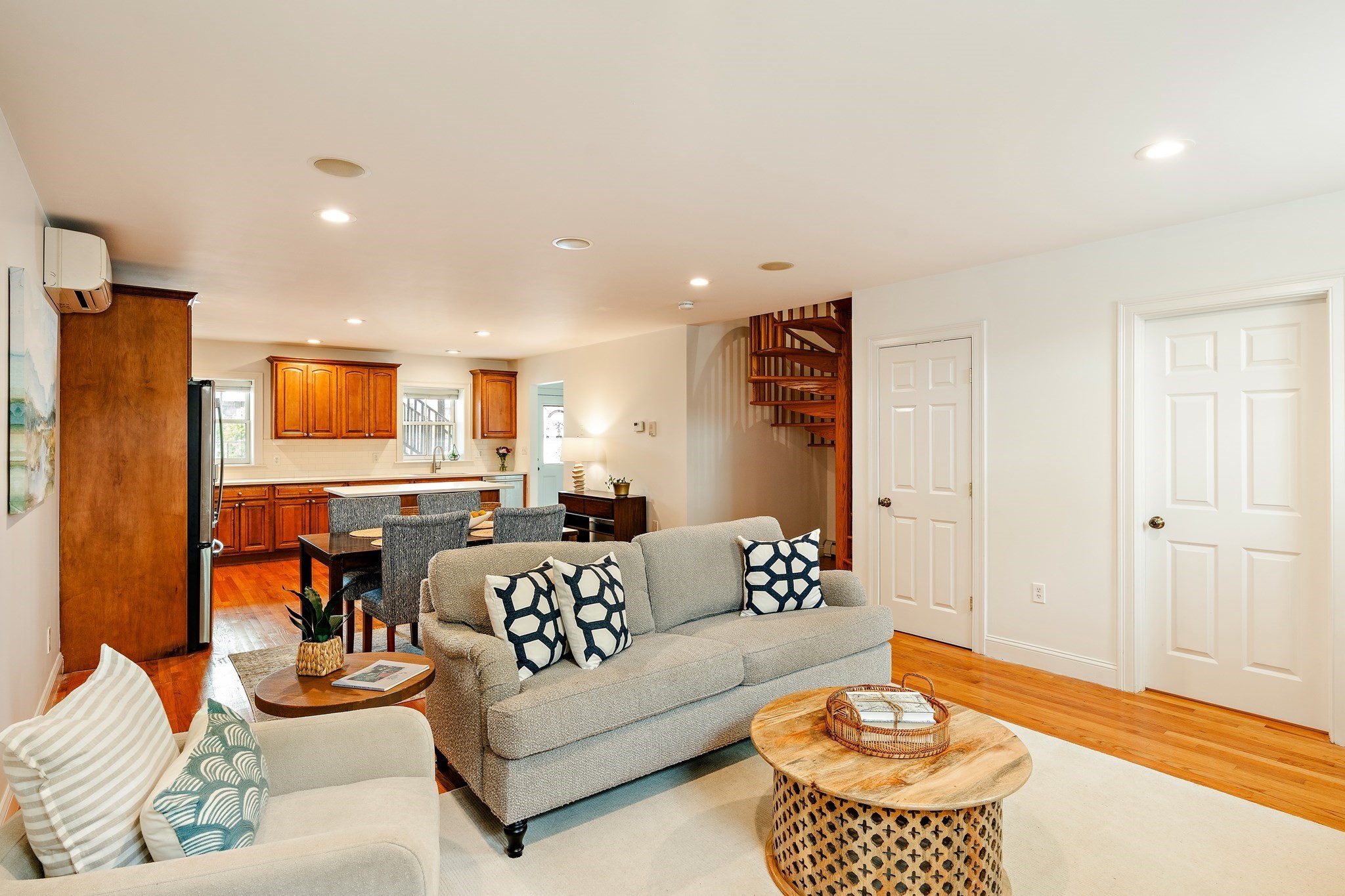 74 Washington St # 1 Property Photo 8