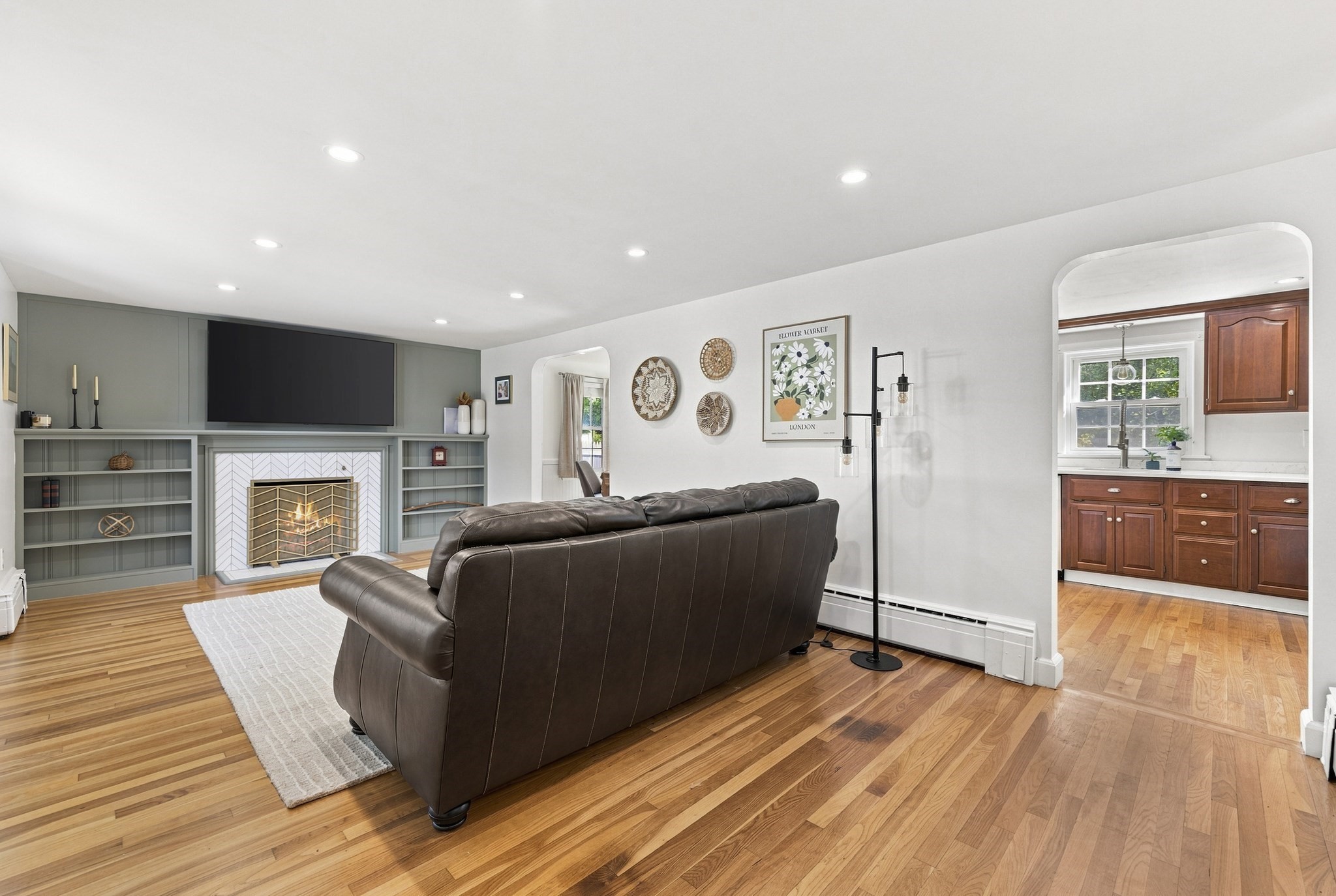 446 Pine St Property Photo 8