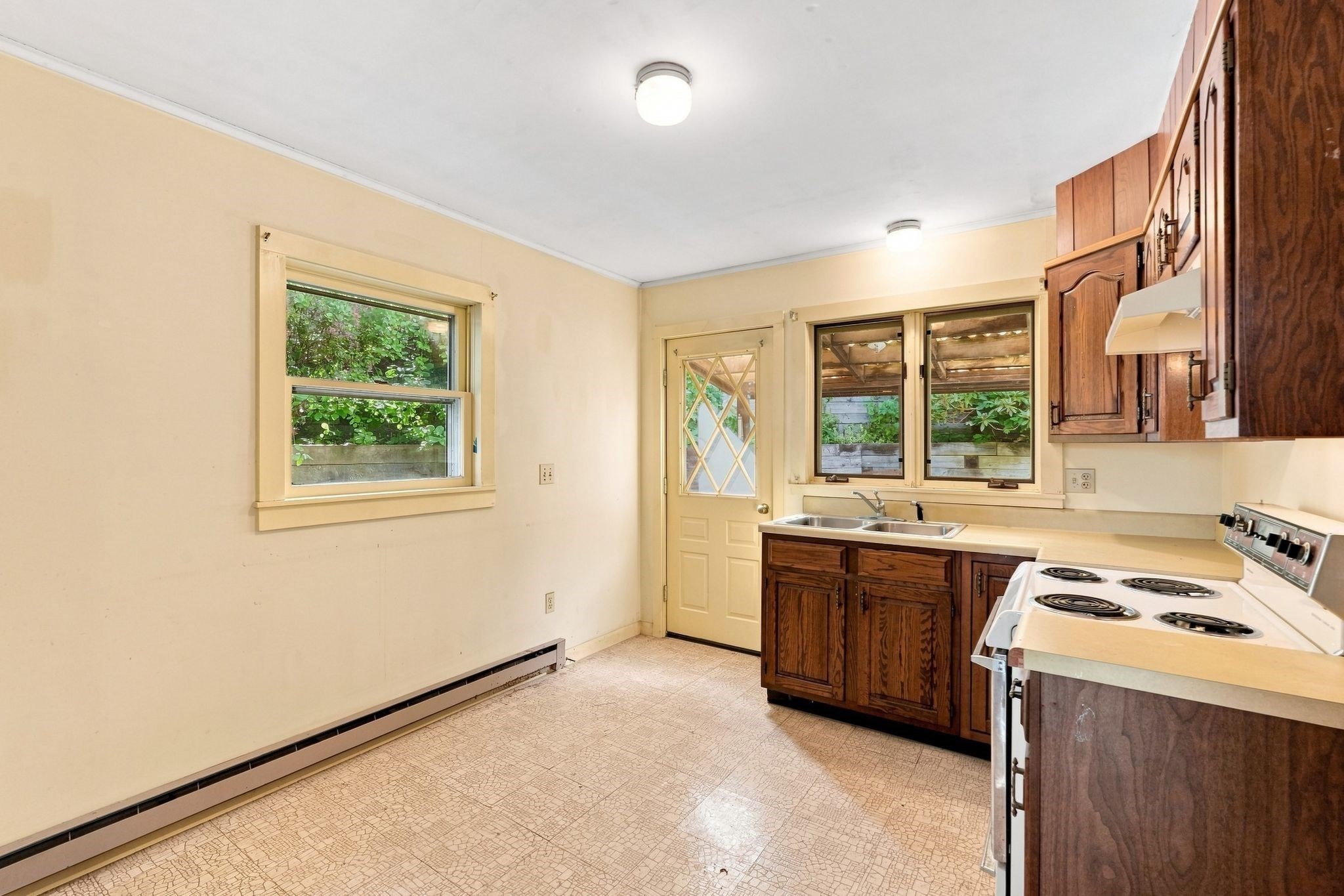 80 Lakeview Rd Property Photo 14