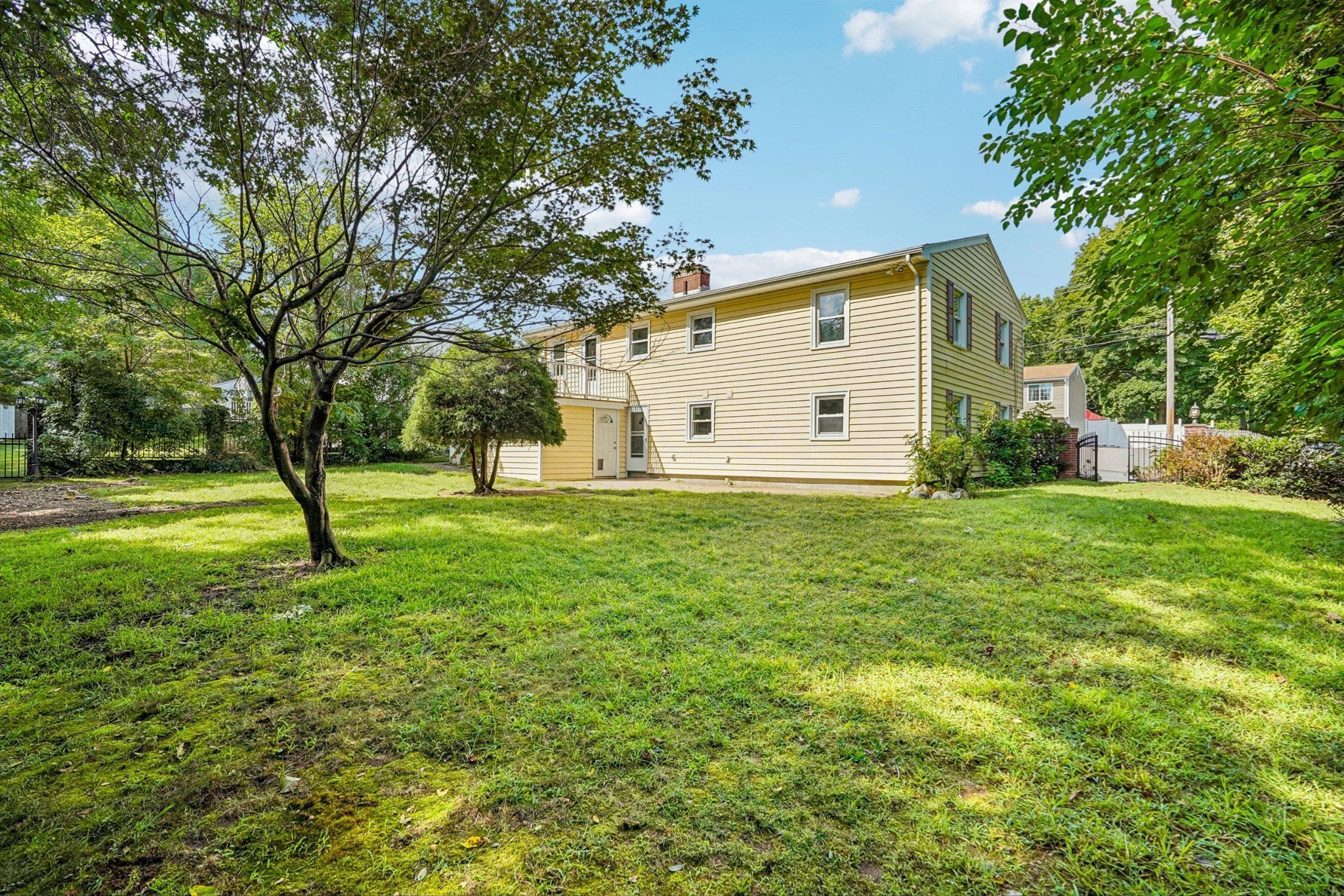 56 Cushing St Property Photo 2