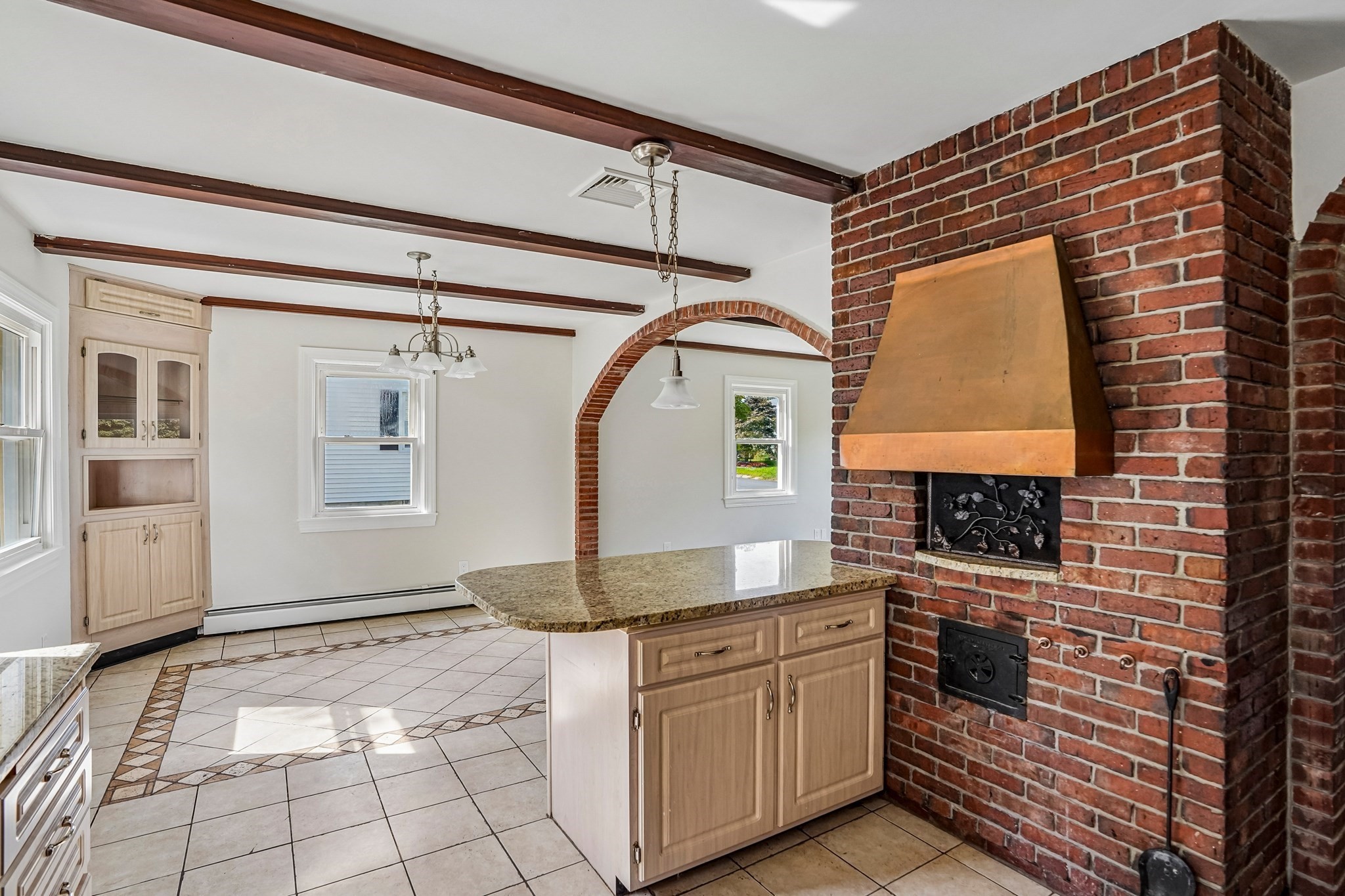 56 Cushing St Property Photo 6