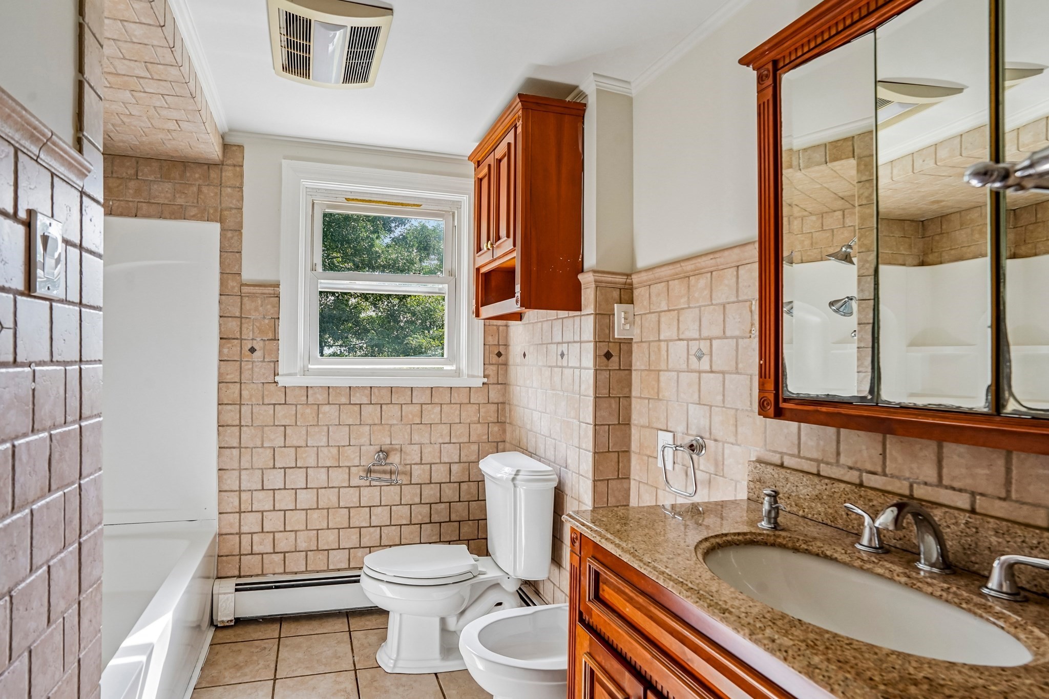 56 Cushing St Property Photo 11