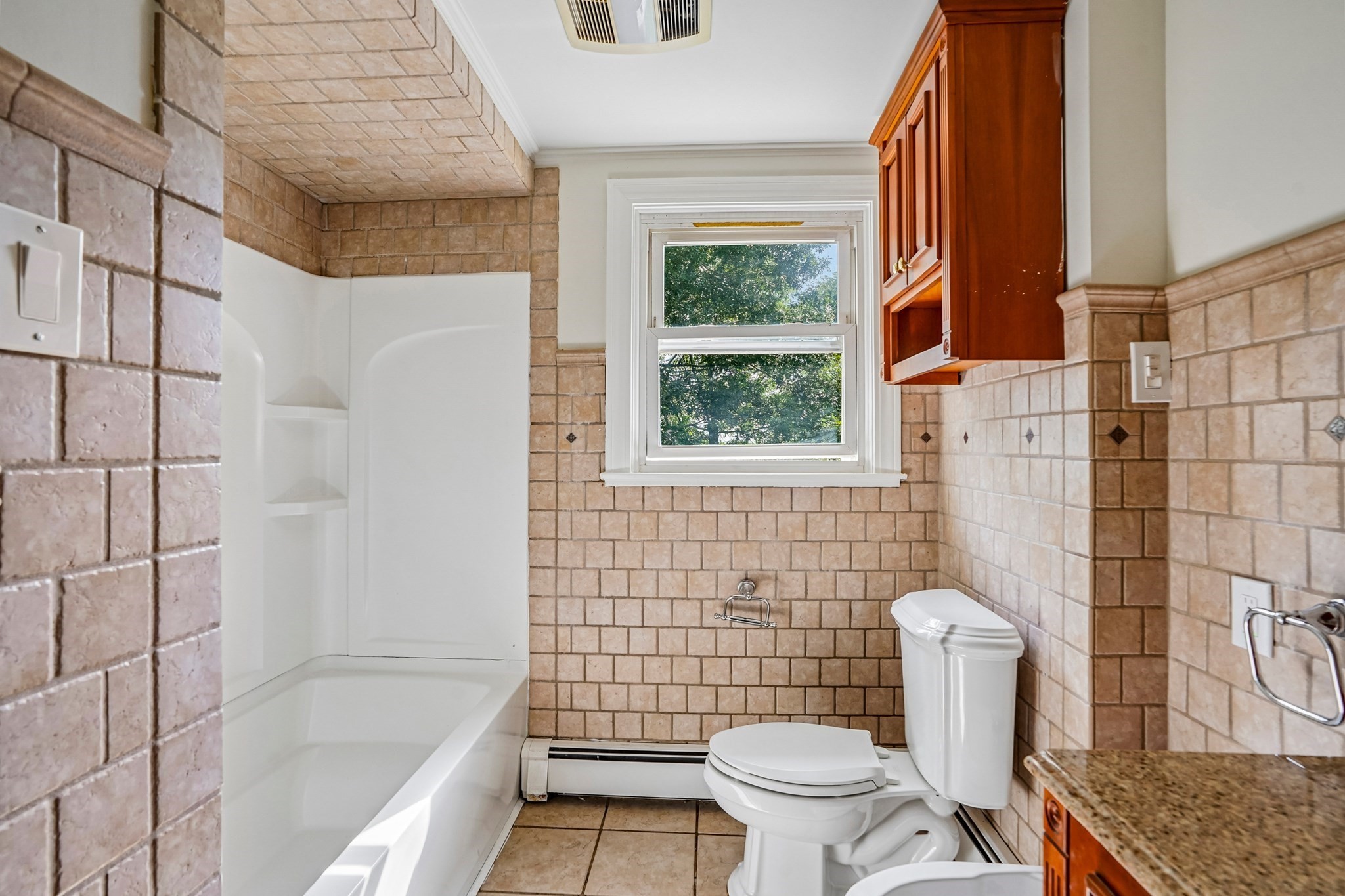 56 Cushing St Property Photo 12