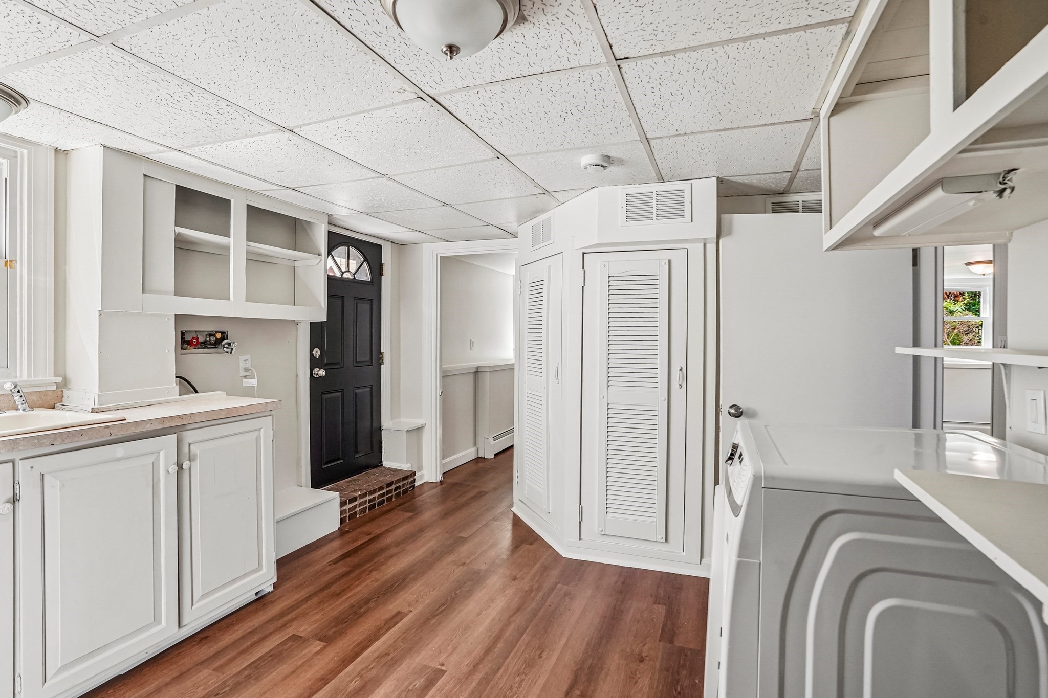56 Cushing St Property Photo 23