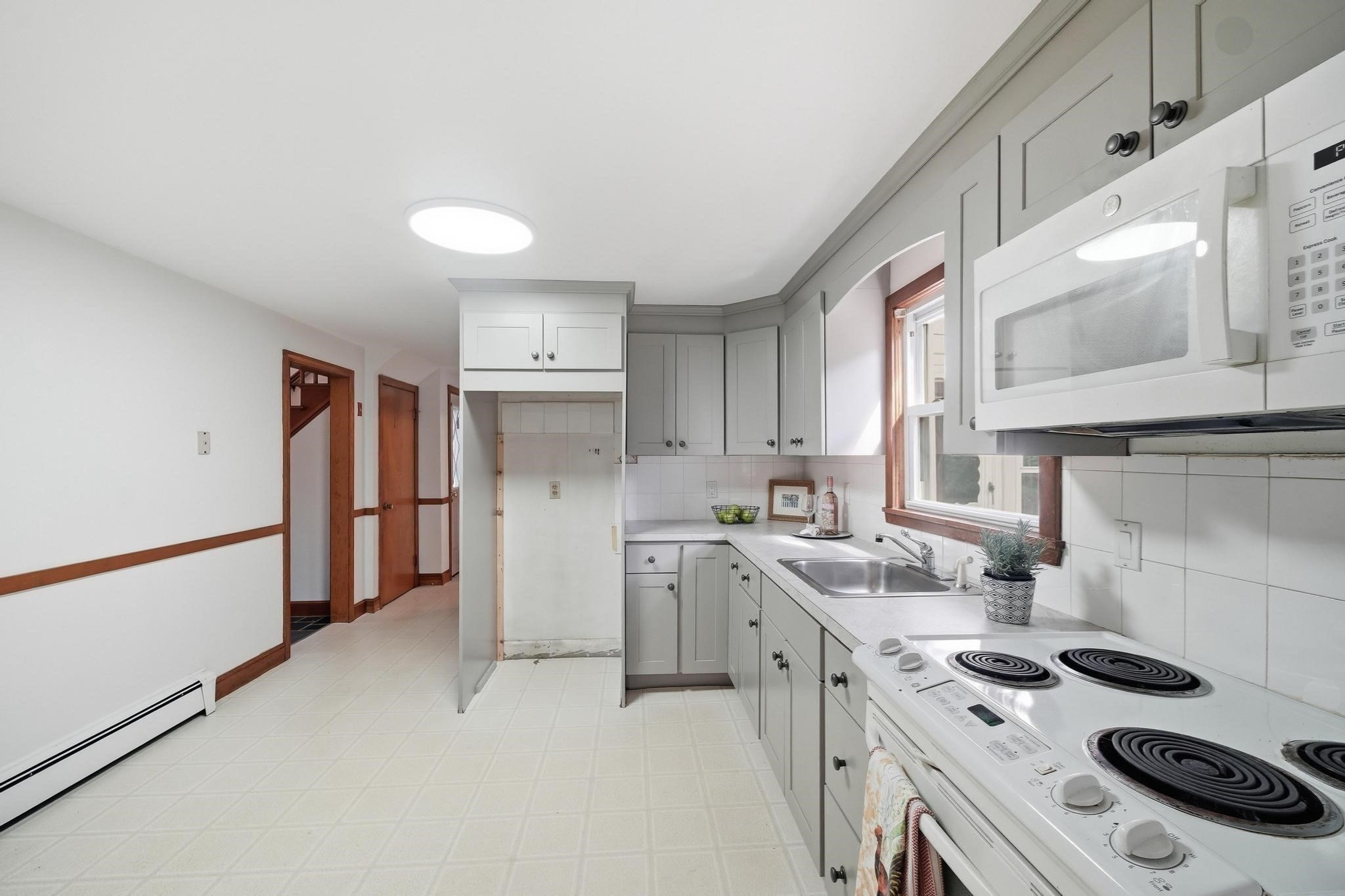 32 Dividence Rd Property Photo 16
