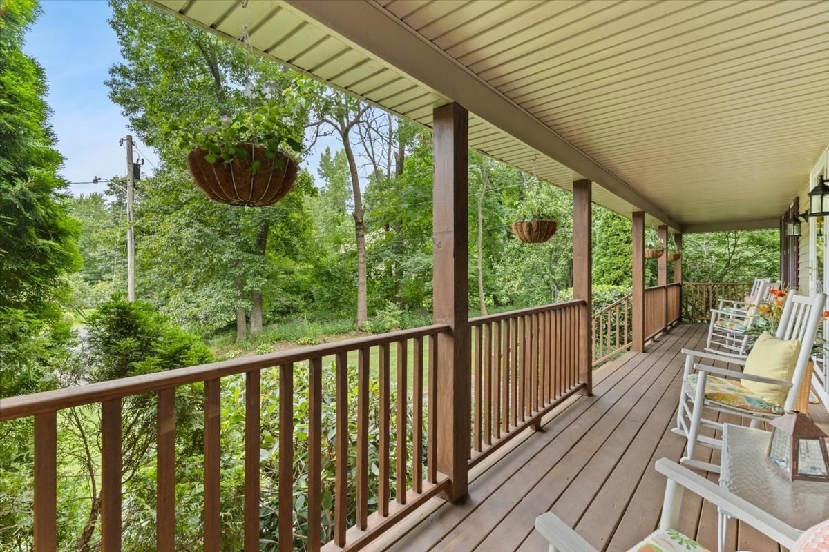 194 Woodlawn Street Property Photo 7