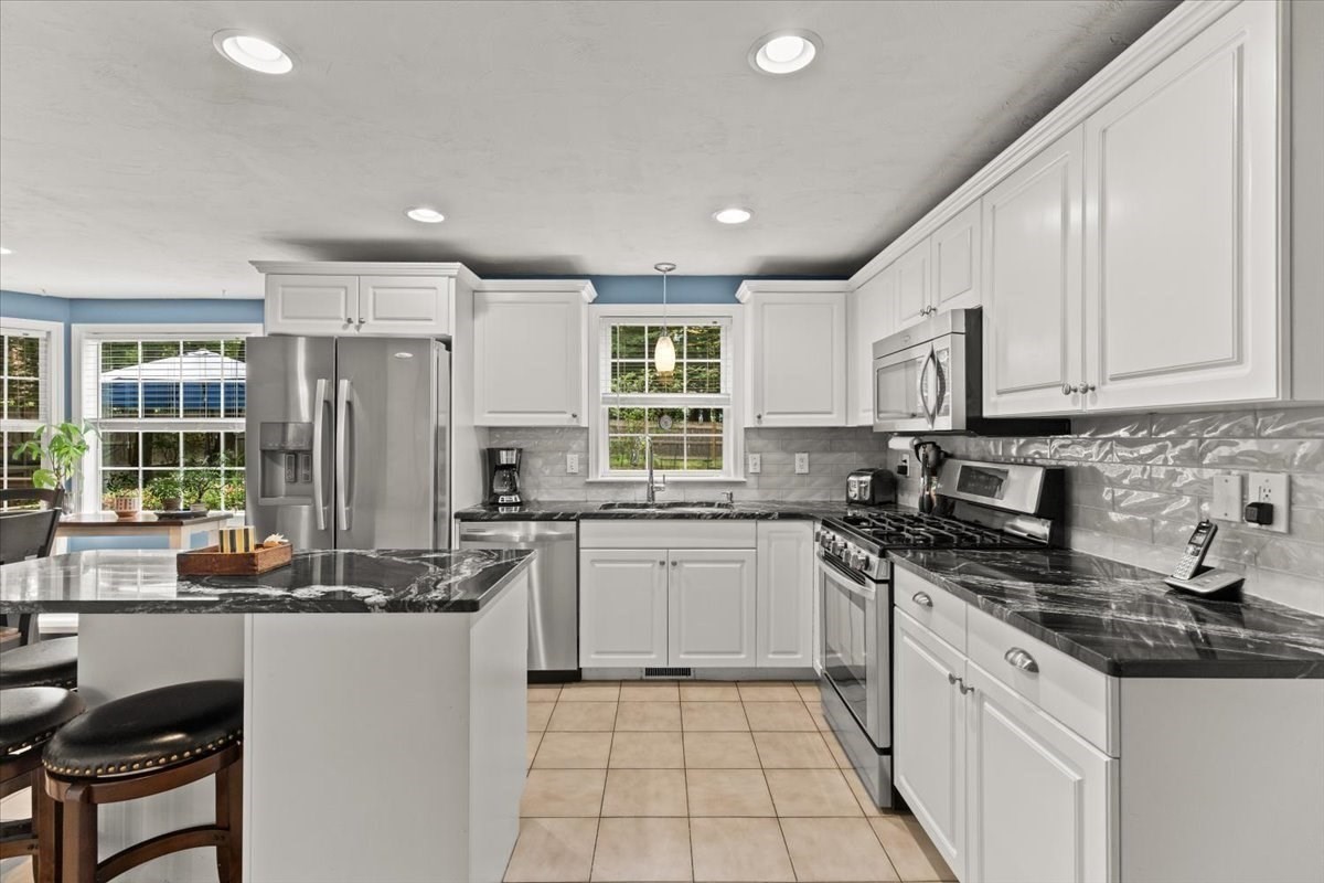 194 Woodlawn Street Property Photo 10