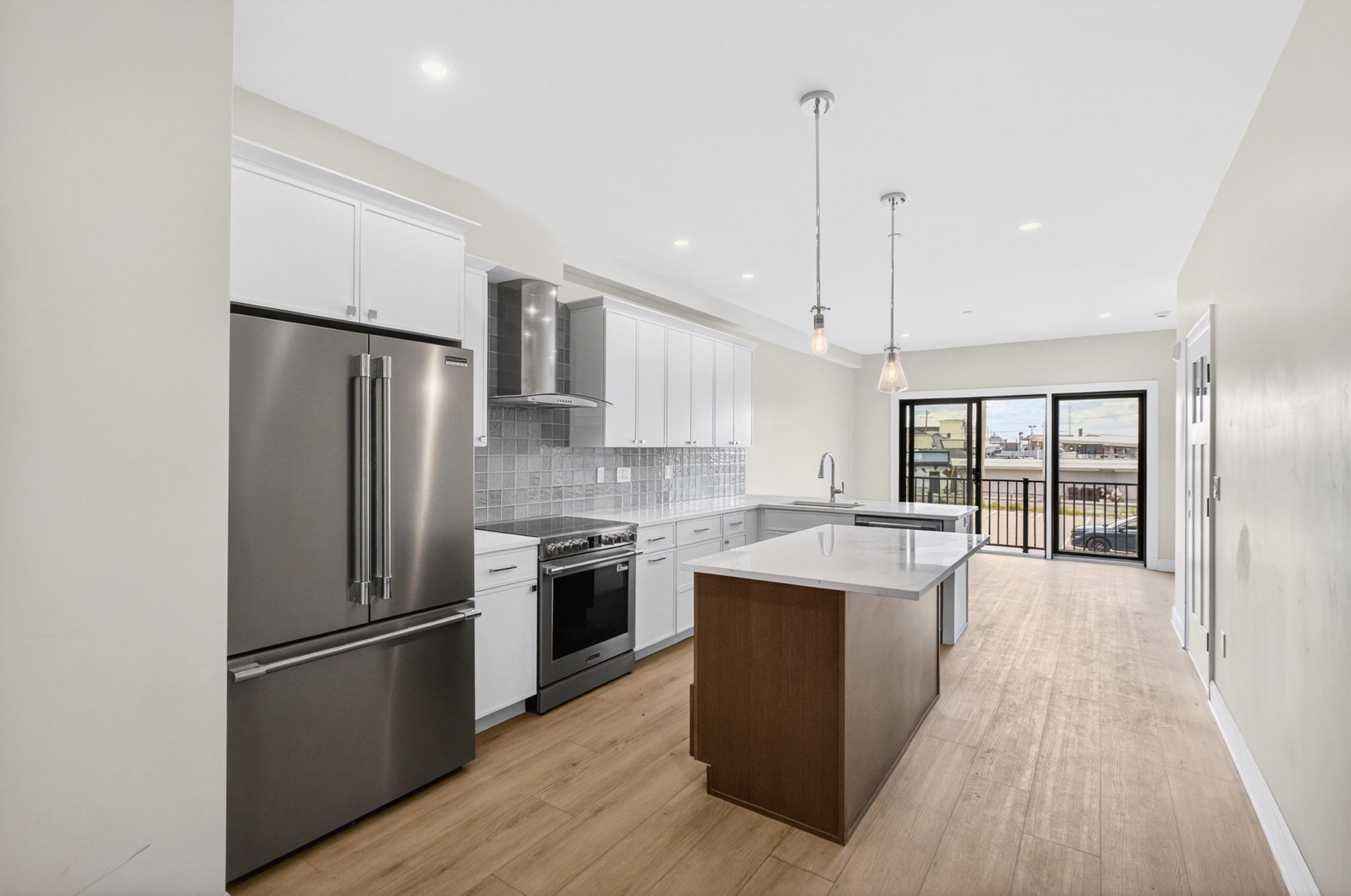 16 Northend Blvd # 2 Property Photo 3