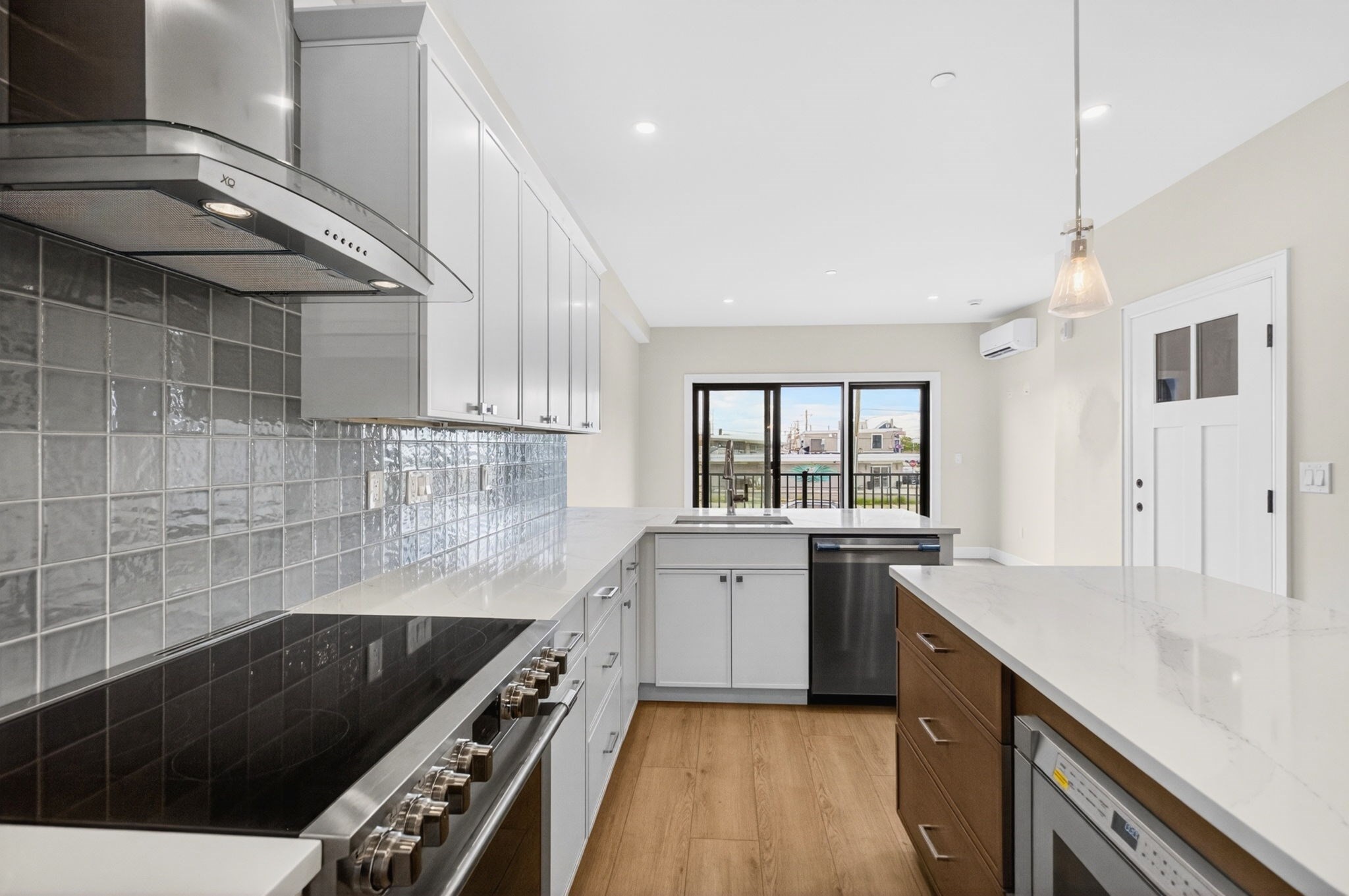 16 Northend Blvd # 2 Property Photo 5