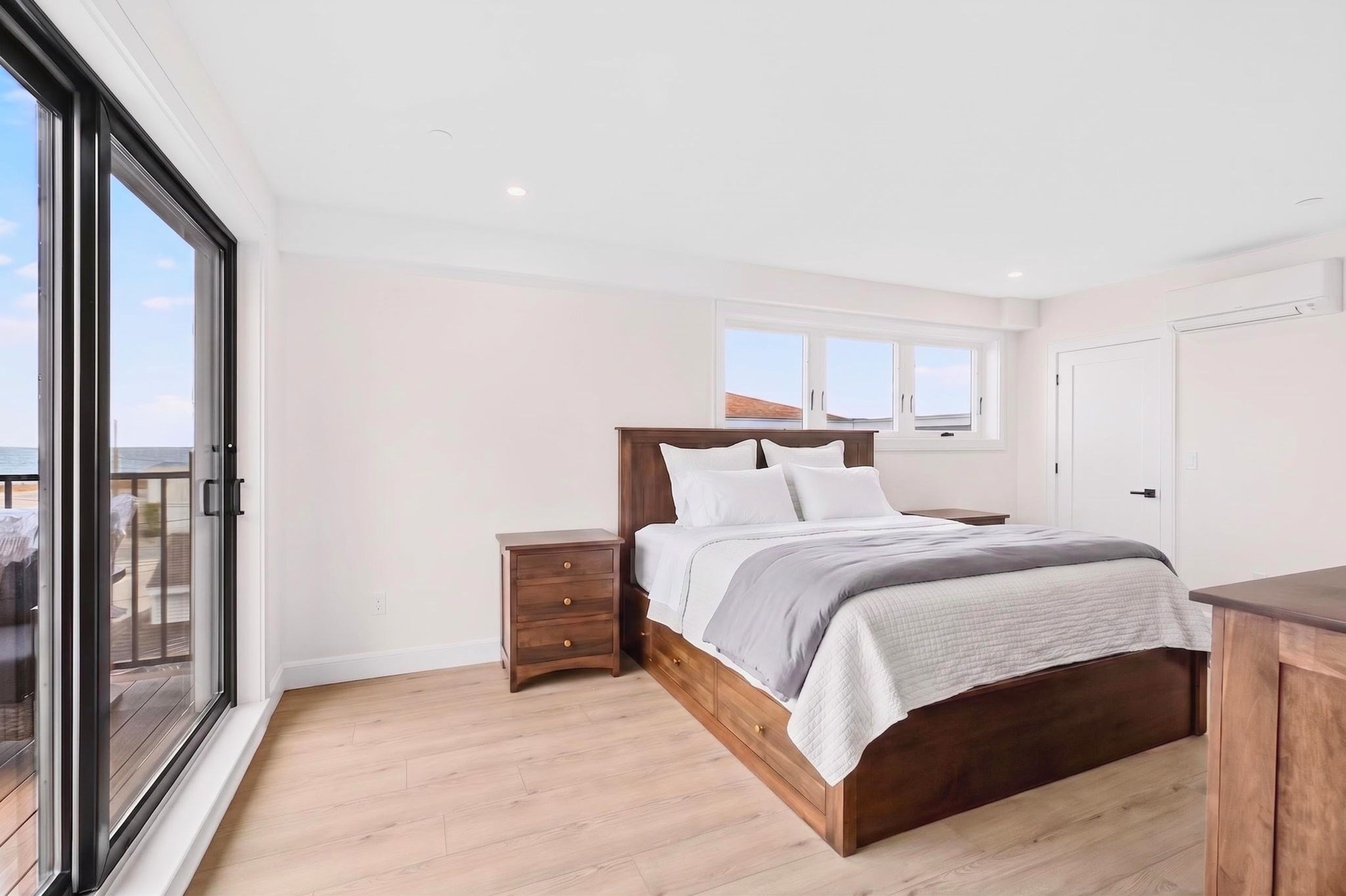 16 Northend Blvd # 2 Property Photo 6