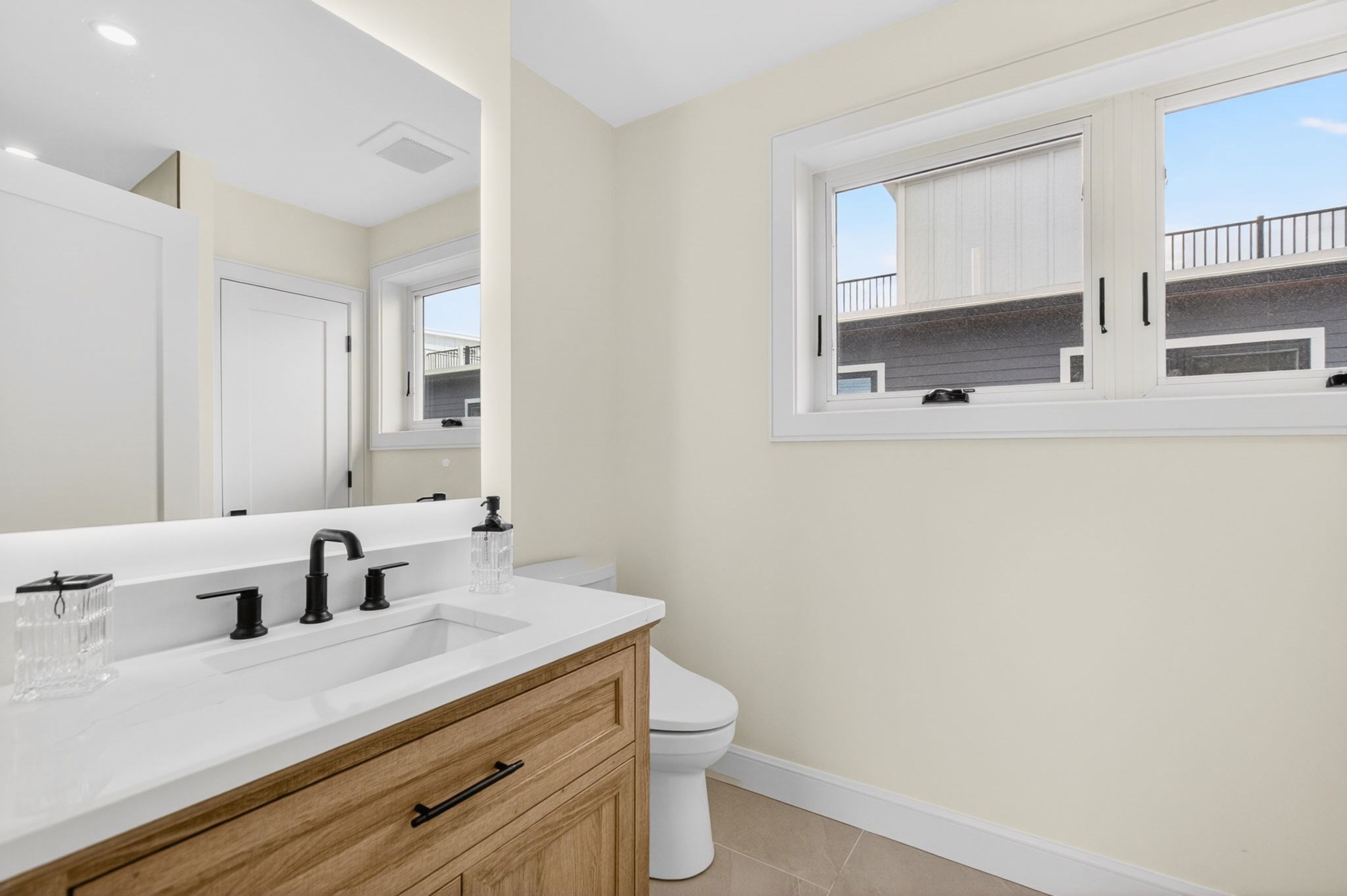 16 Northend Blvd # 2 Property Photo 10