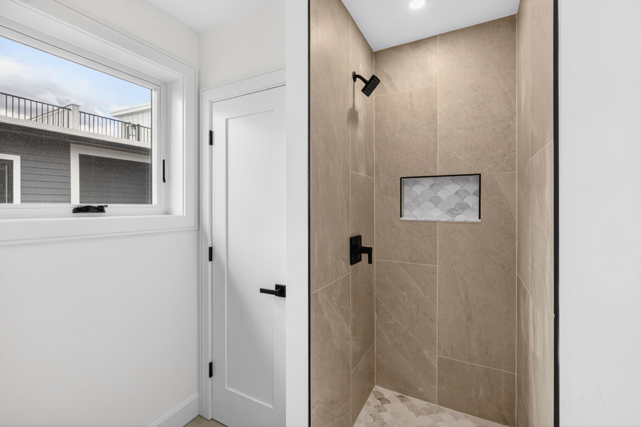 16 Northend Blvd # 2 Property Photo 11