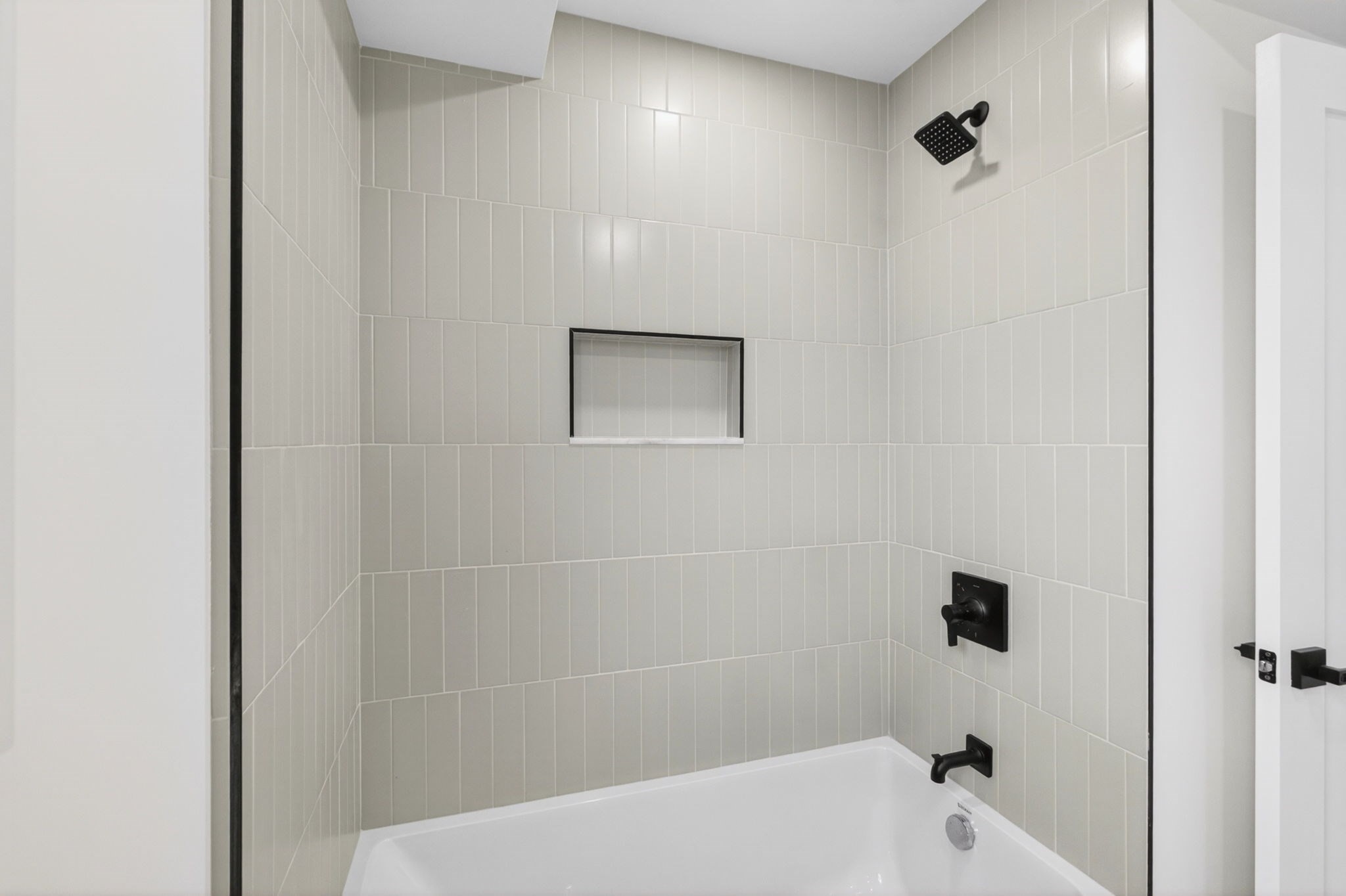16 Northend Blvd # 2 Property Photo 14