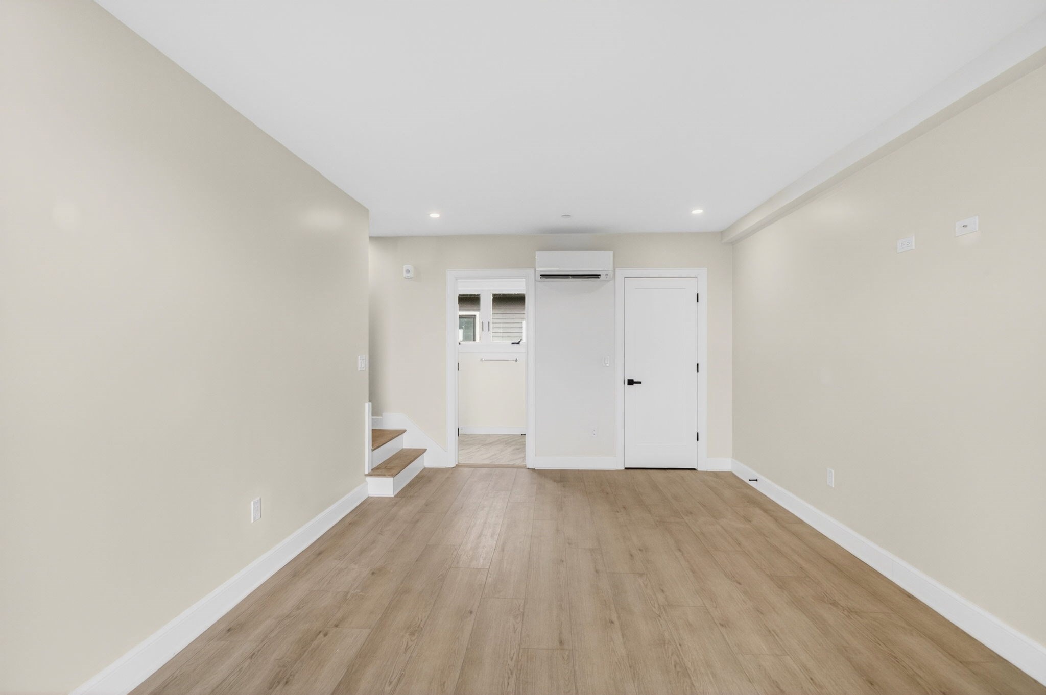 16 Northend Blvd # 2 Property Photo 19