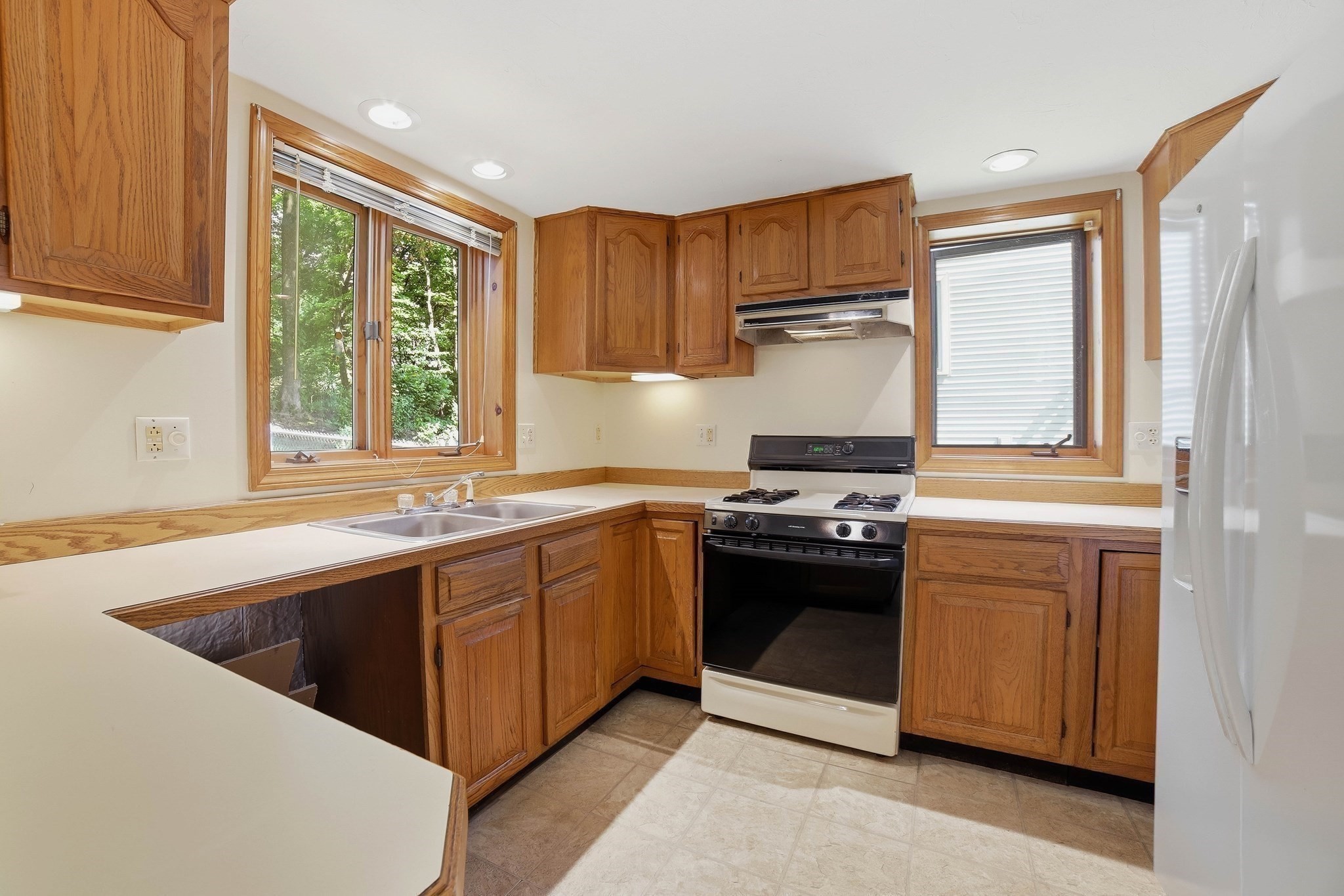 102 Sycamore Street Property Photo 18