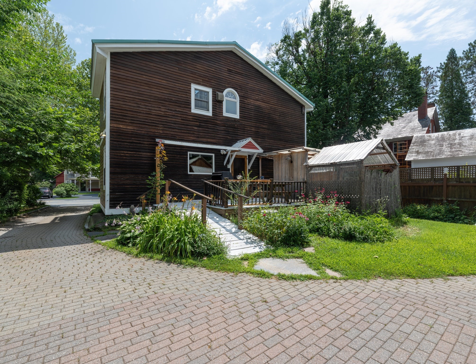 14 Main St Property Photo 4