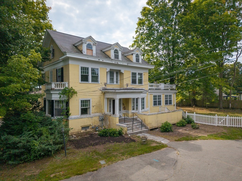 115 School St Property Photo 2