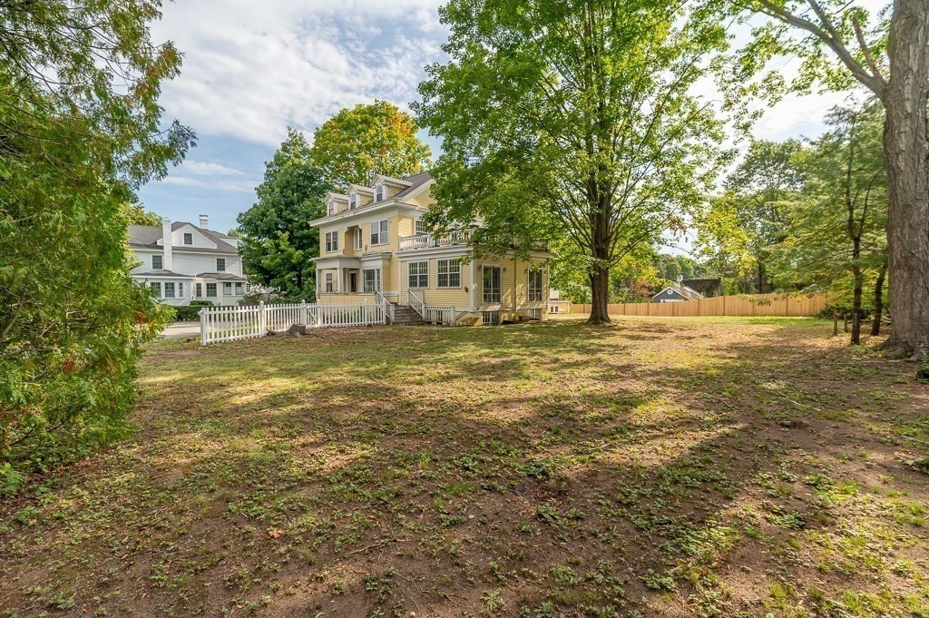 115 School St Property Photo 4