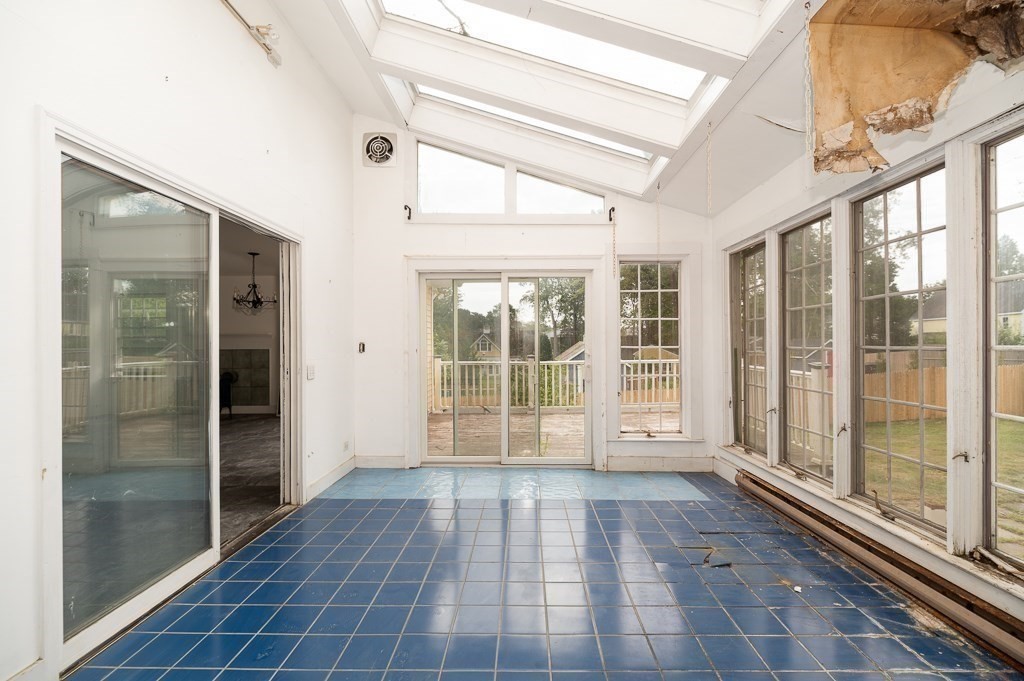 115 School St Property Photo 14