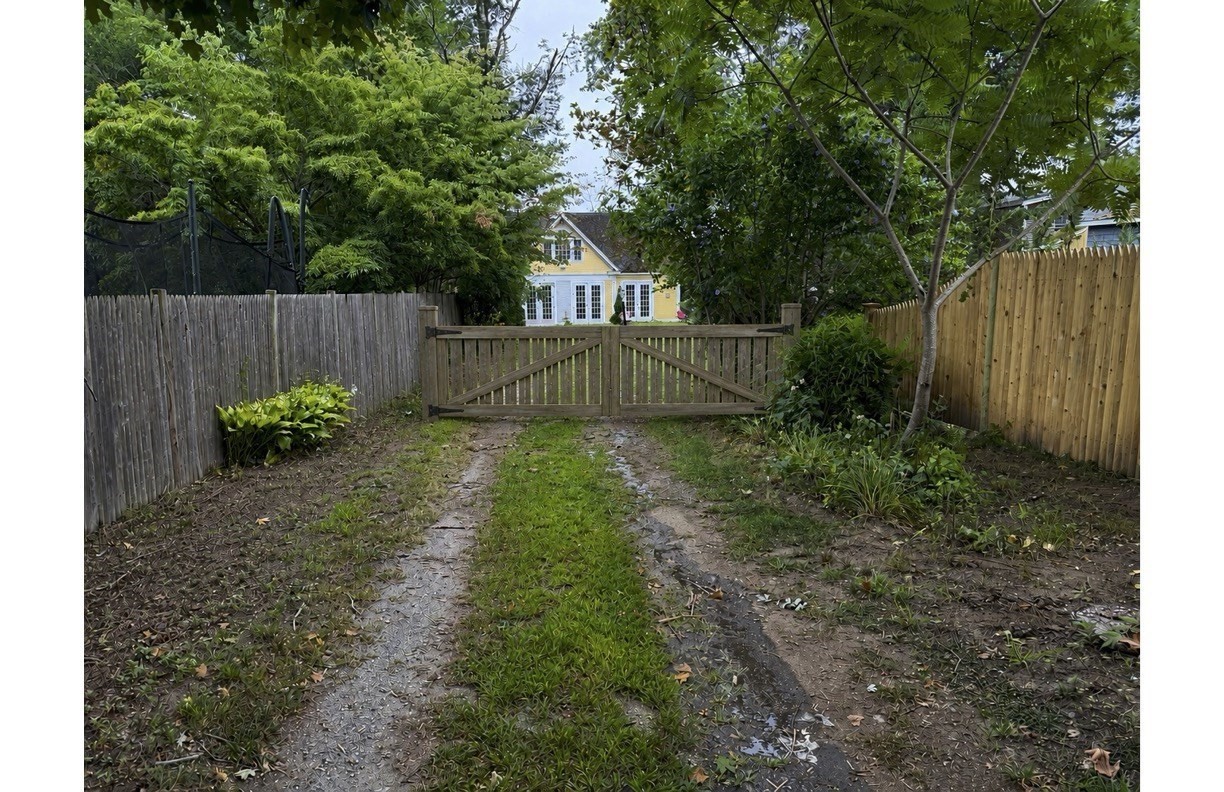 115 School St Property Photo 31