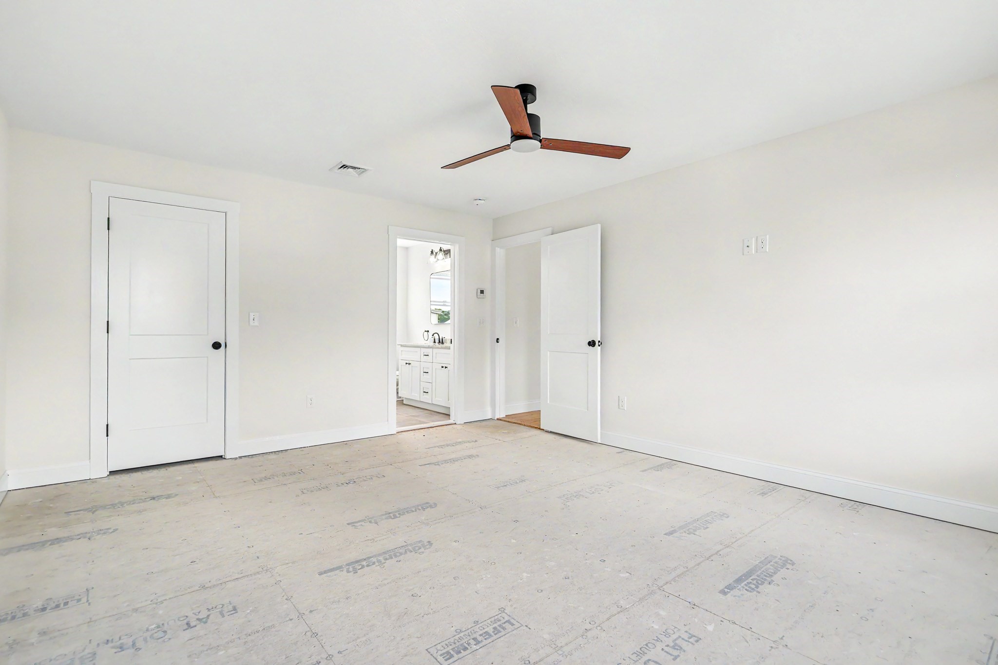15 Bennington Property Photo 23