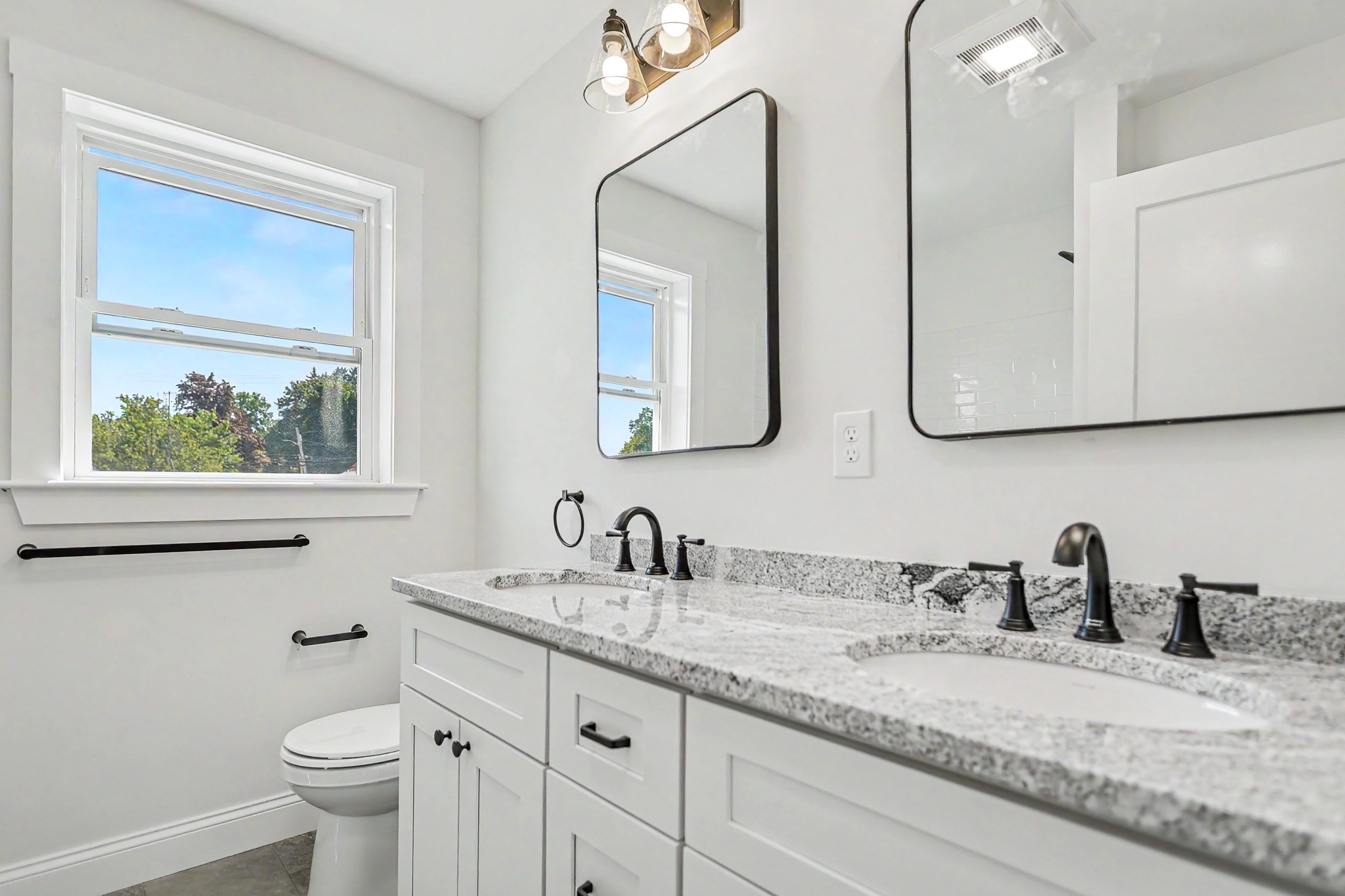 15 Bennington Property Photo 24