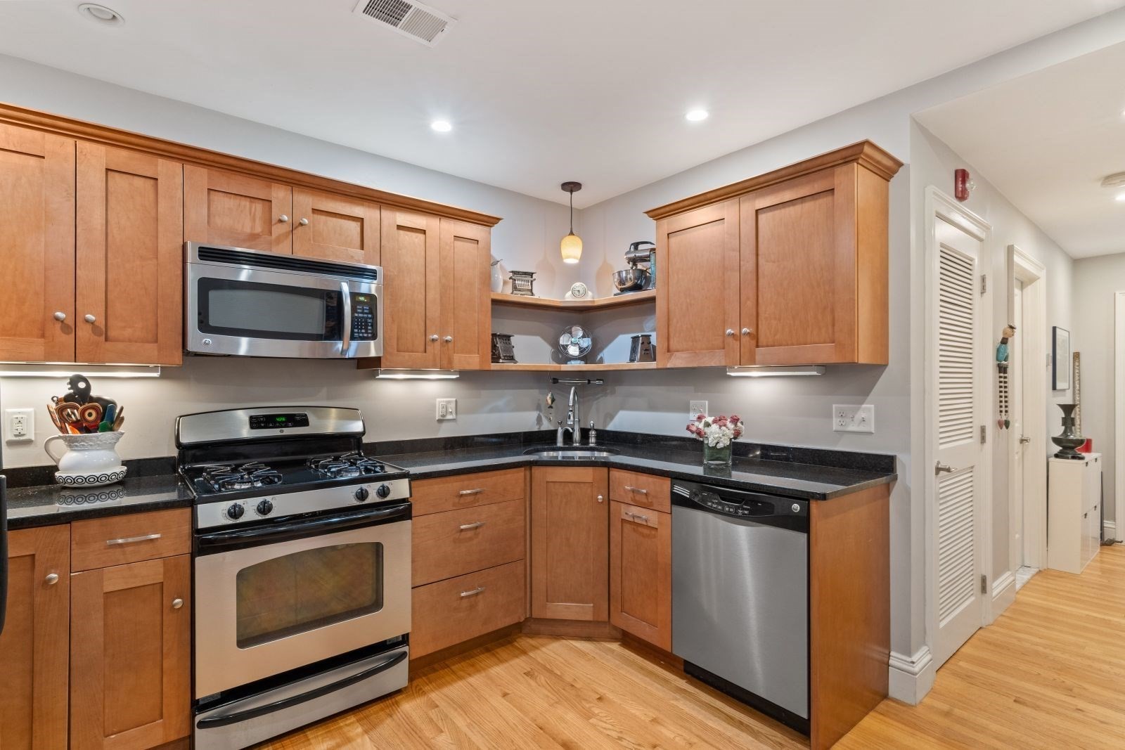 33 Winthrop Street # 1 Property Photo 7