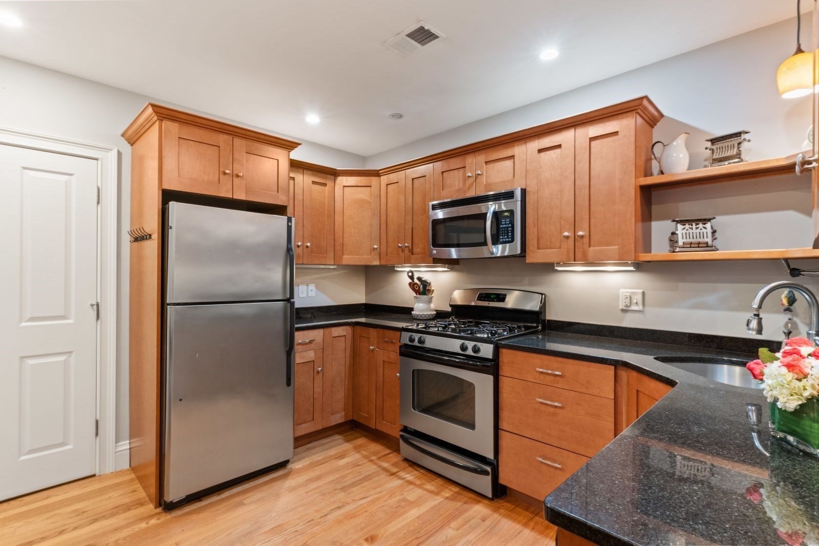 33 Winthrop Street # 1 Property Photo 8