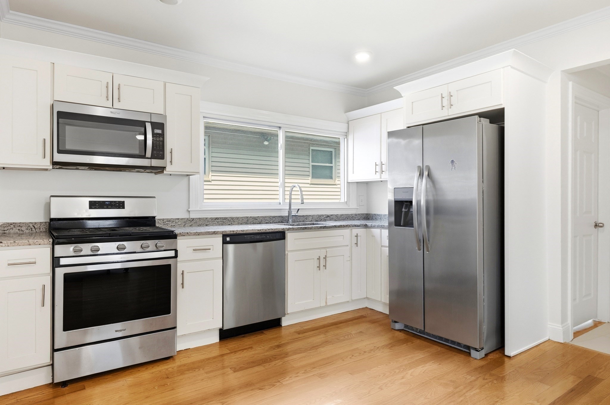 23 Thorndike St Property Photo 3