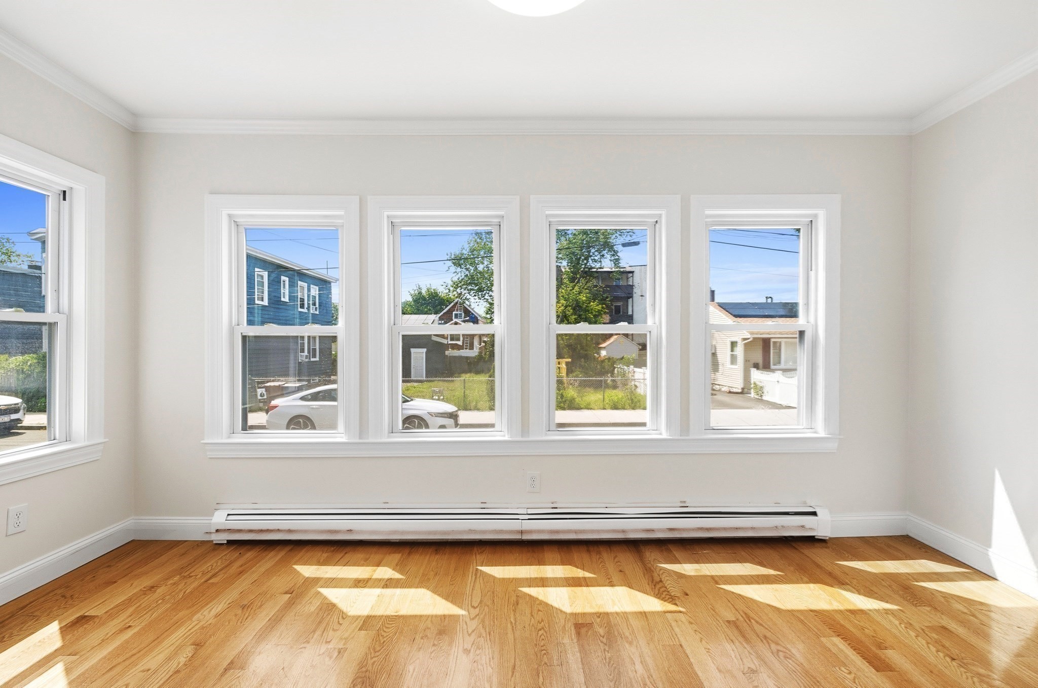 23 Thorndike St Property Photo 8
