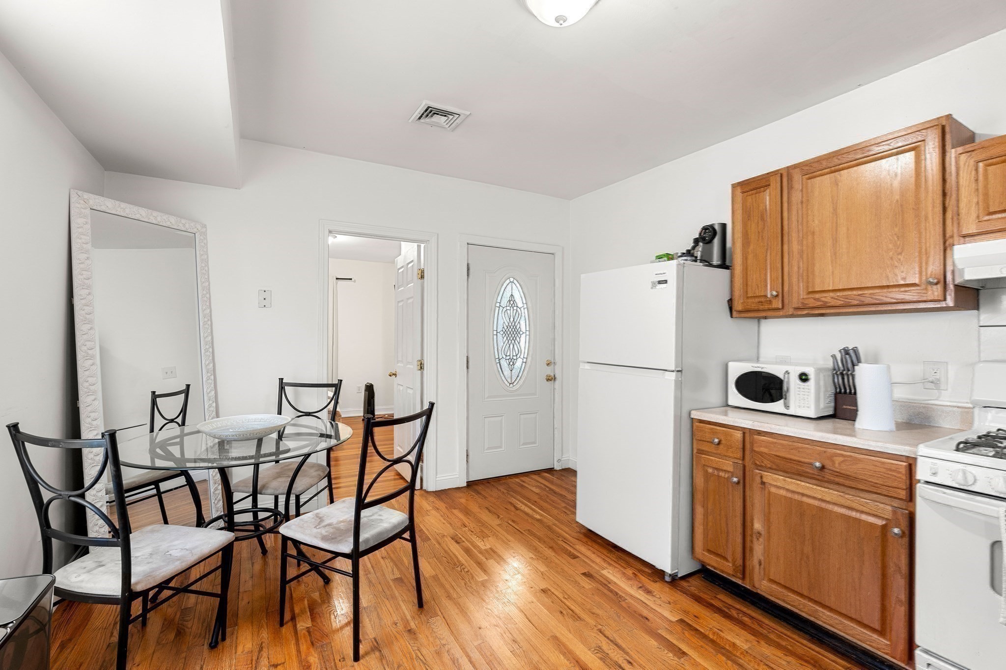 23 Thorndike St Property Photo 13