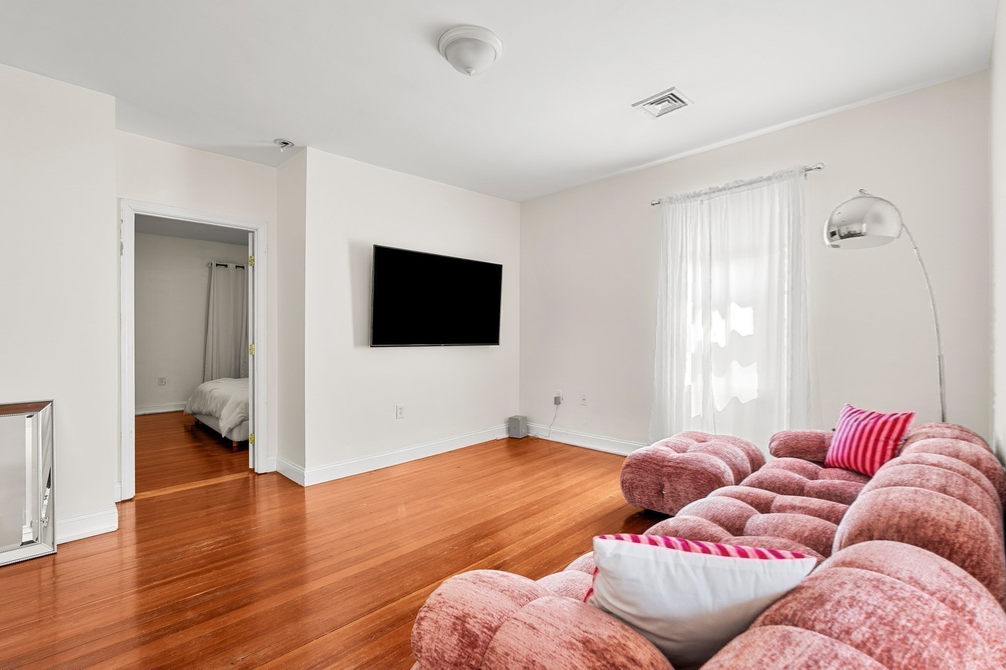 23 Thorndike St Property Photo 15