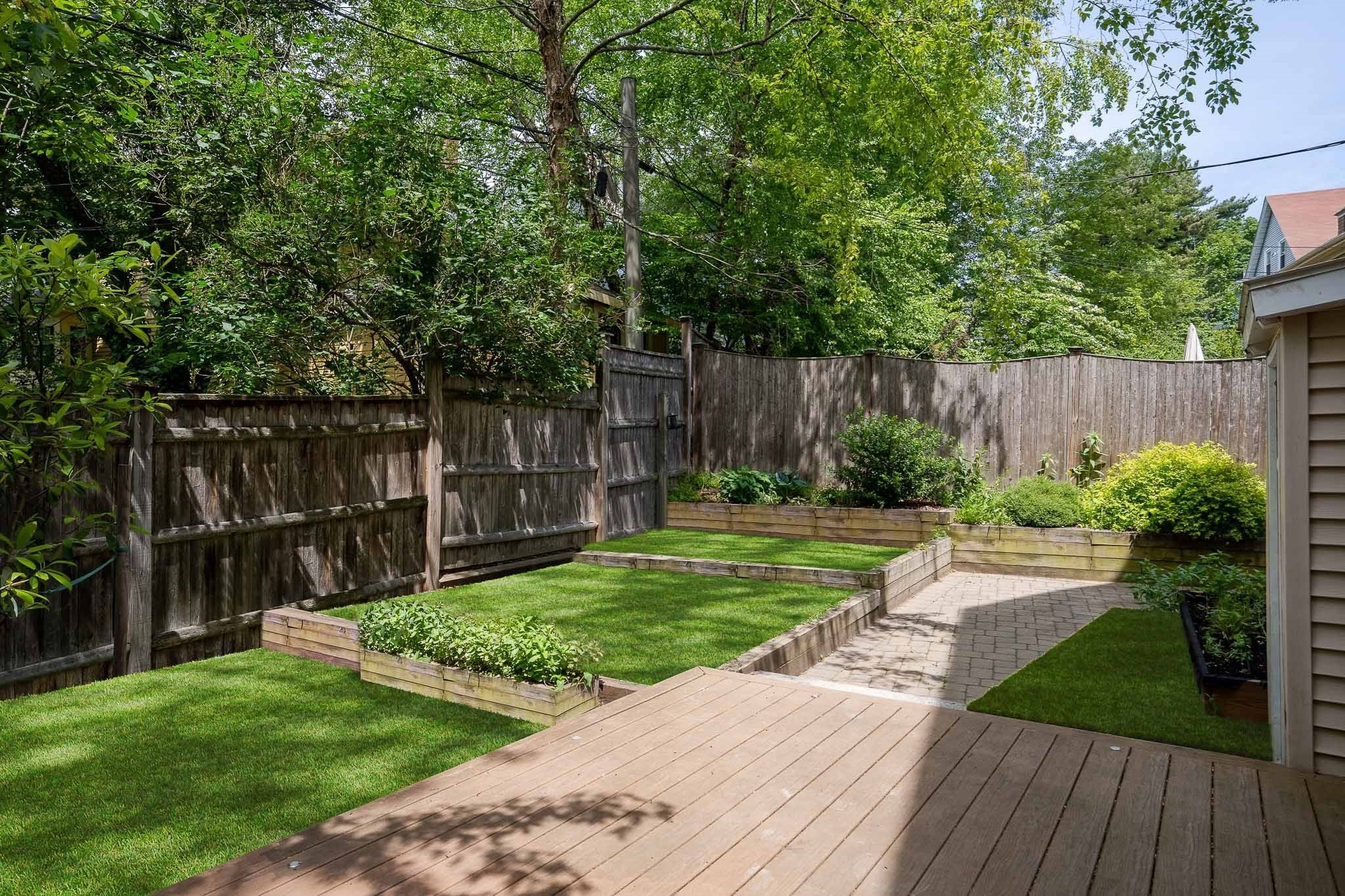 39 Mellen St # A Property Photo 14