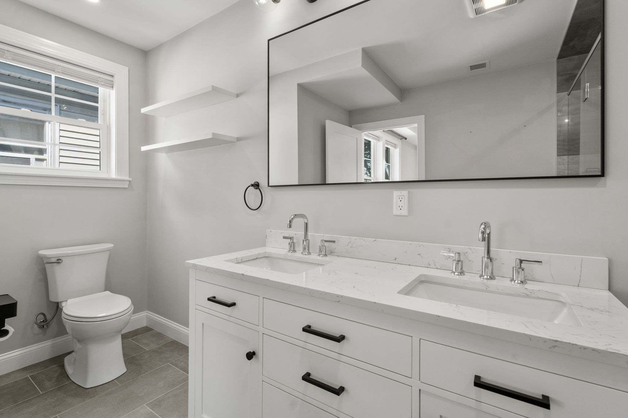 25 Locust St # 2 Property Photo 11
