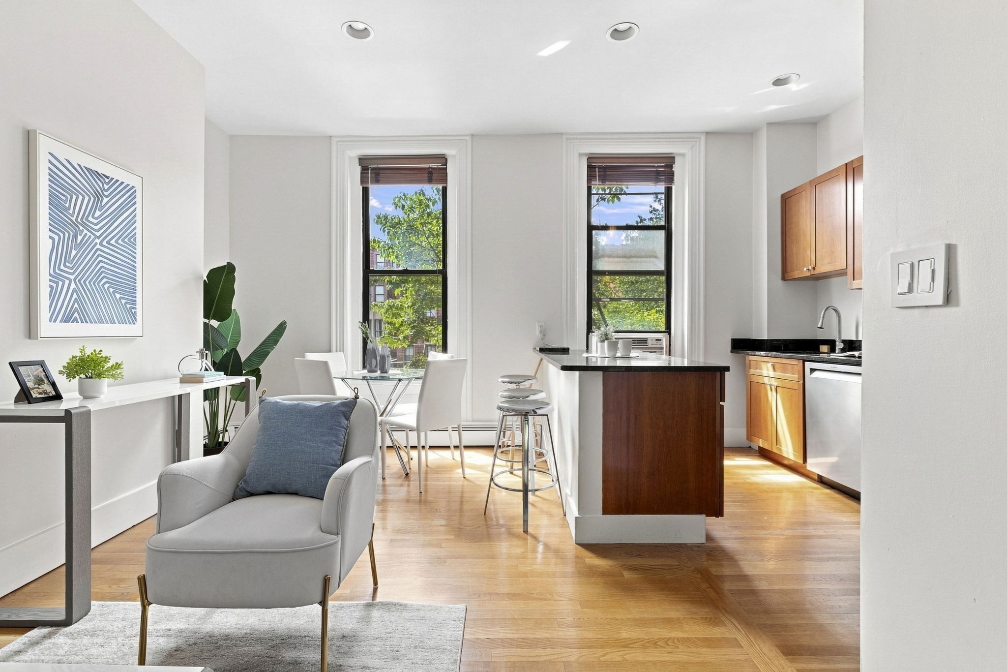 32 Yarmouth Street # B Property Photo 2