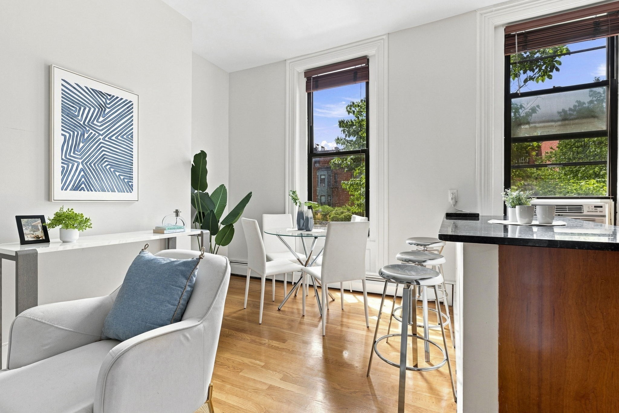 32 Yarmouth Street # B Property Photo 6
