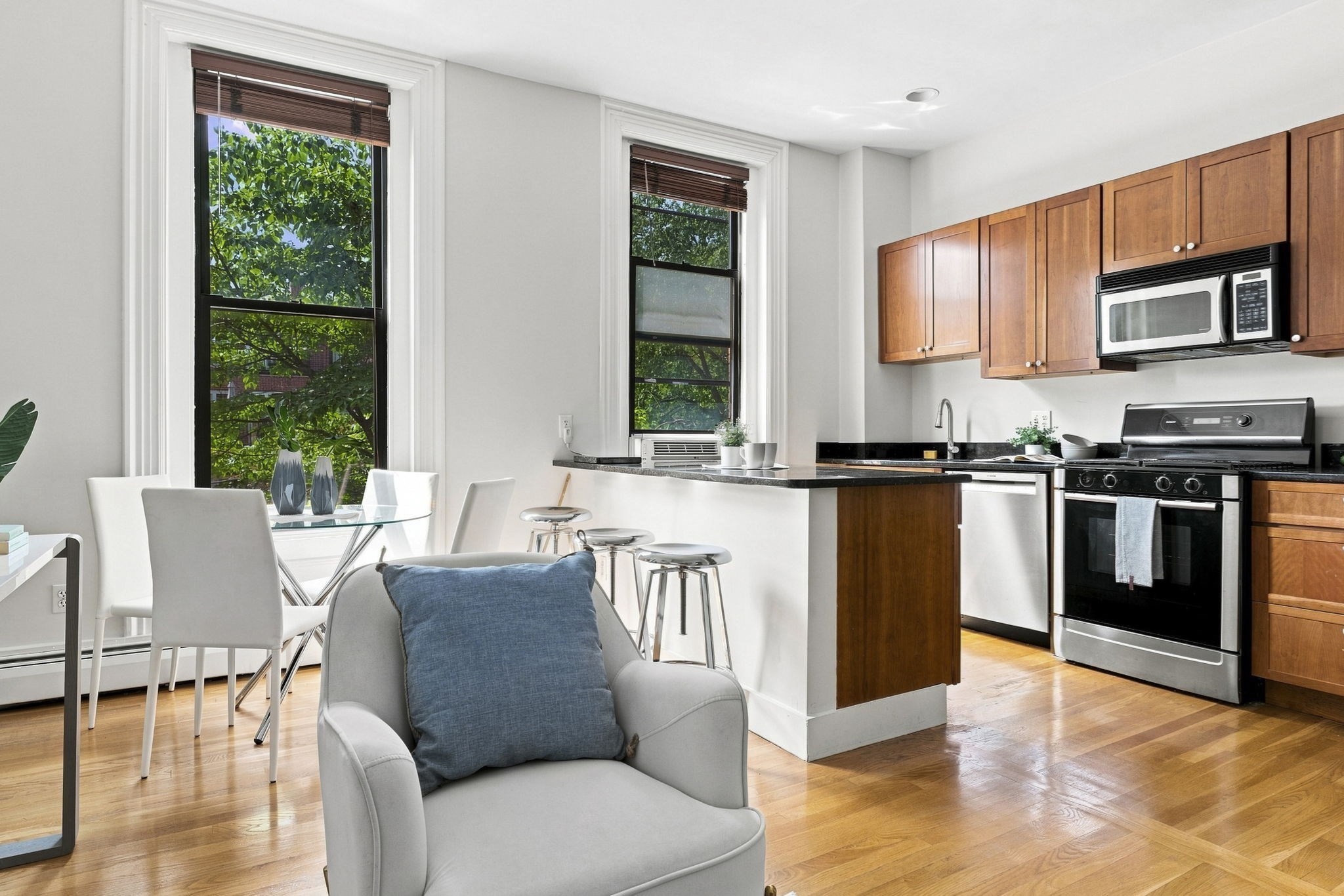 32 Yarmouth Street # B Property Photo 7