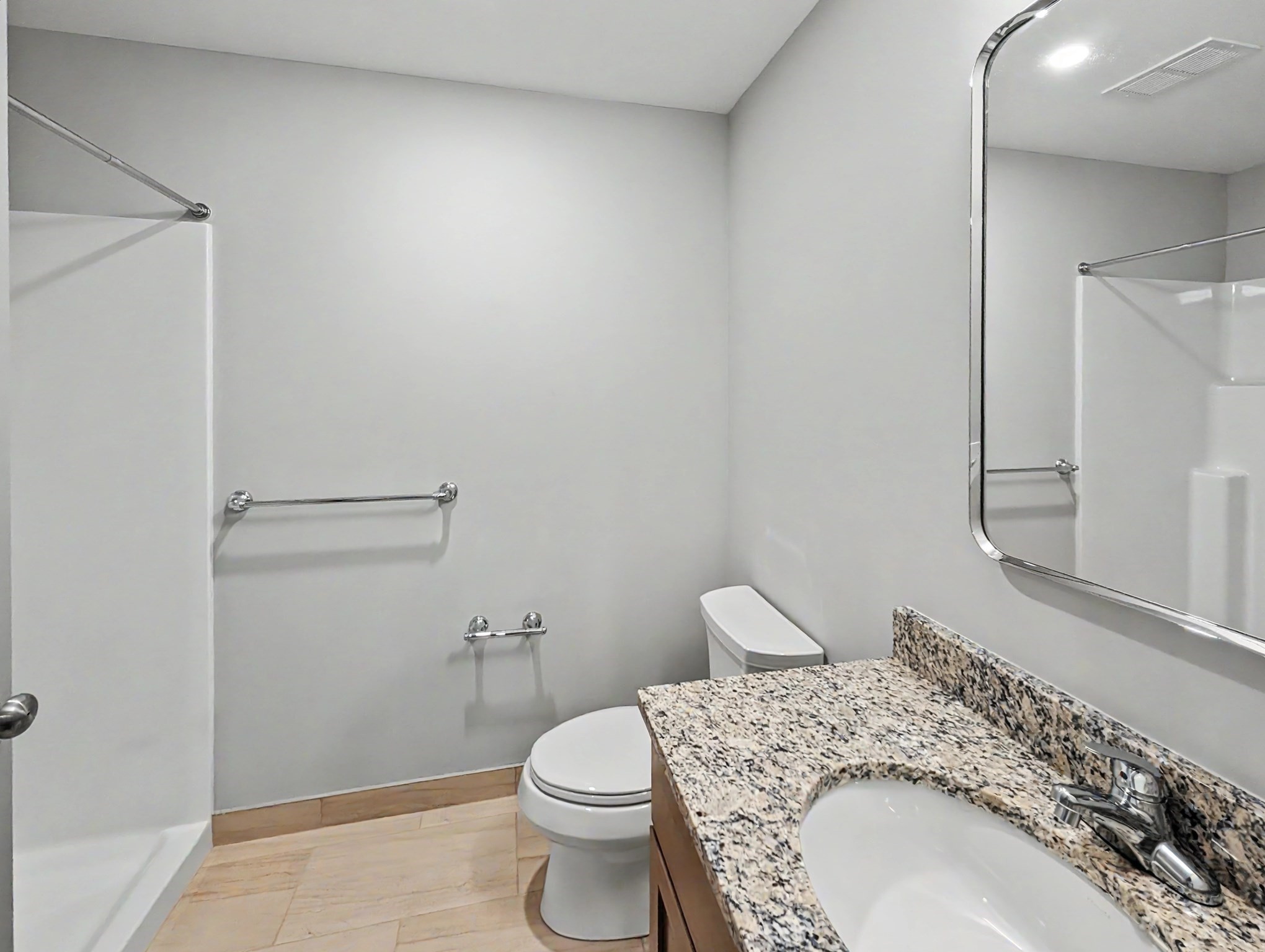 90 Grove St Property Photo 5