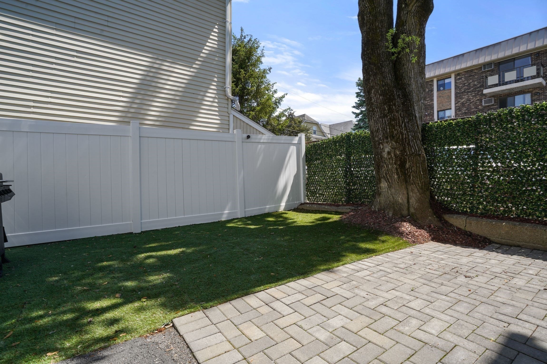 4 Fairlee Street Property Photo 23