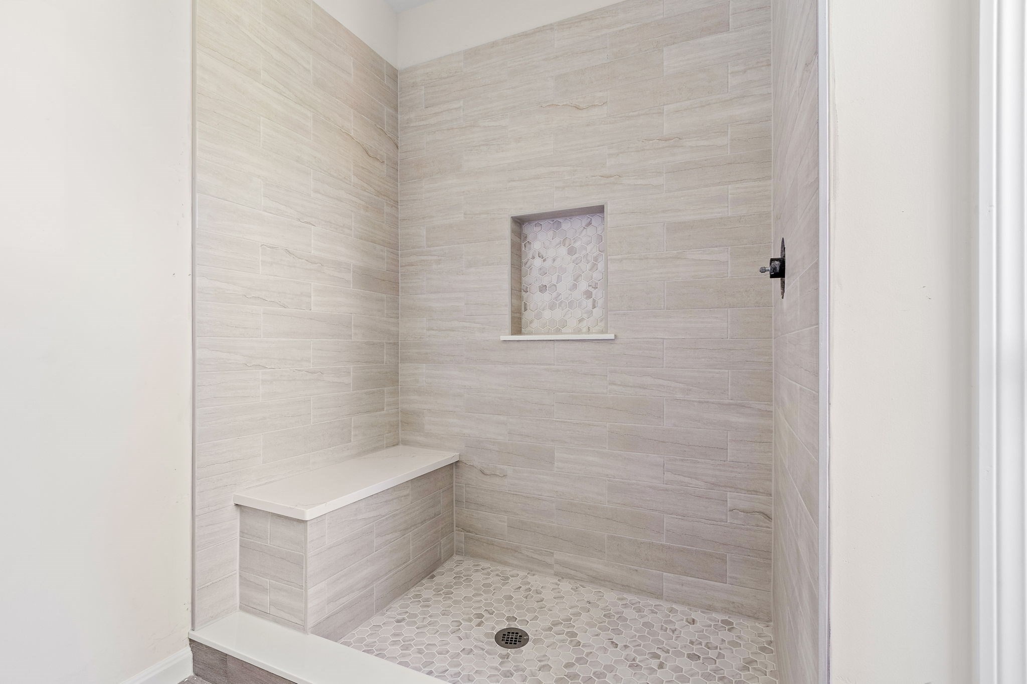 38 Hemlock Street Property Photo 28