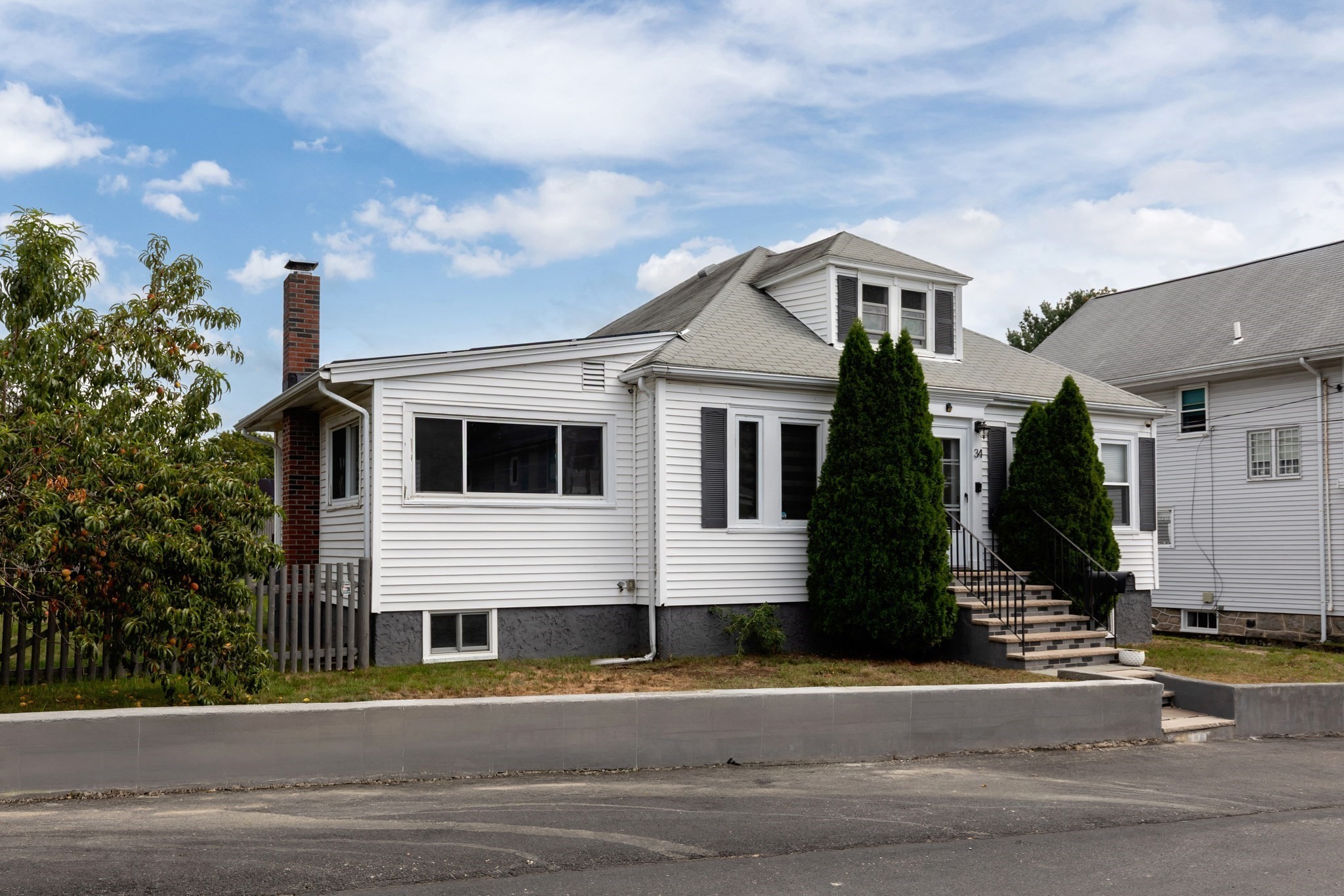 34 Farrington Ave Property Photo 2