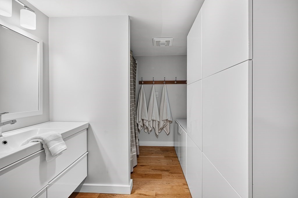 9 Cross St. Property Photo 35